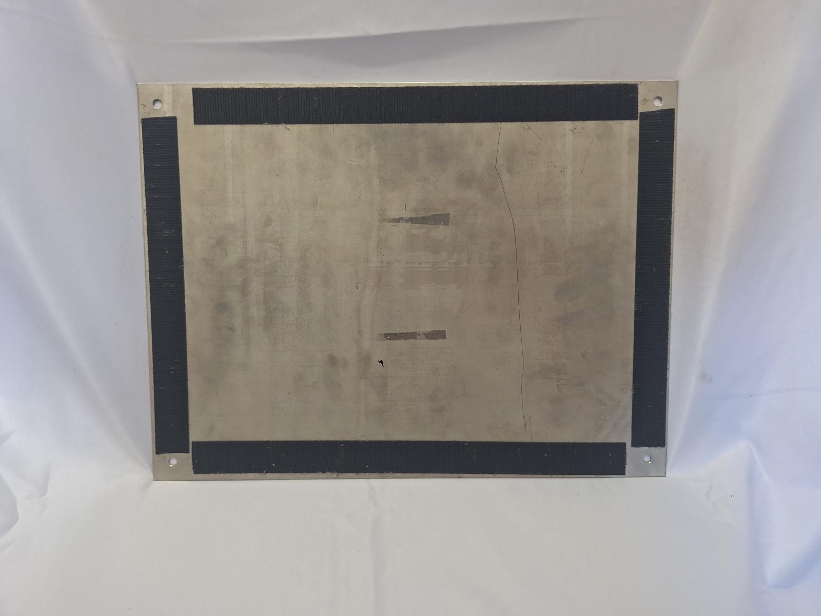 Plaque photo back