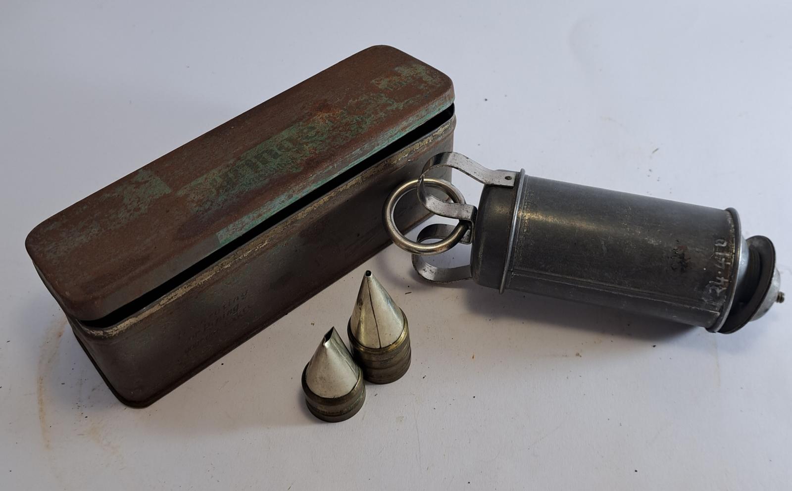 Icing Syringe, container and interchangeable nozzles 
