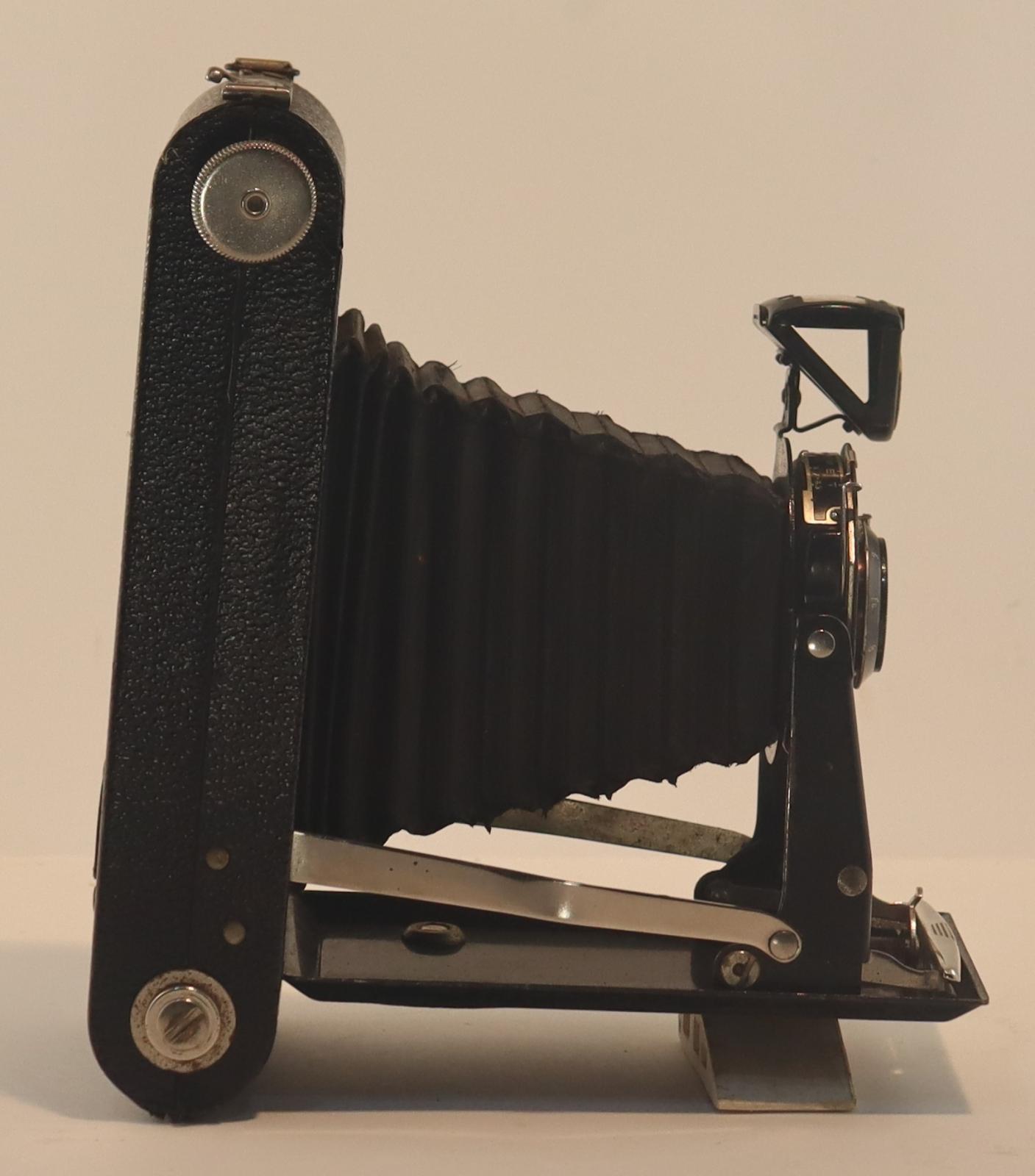 Side view of Kodak Junior Six-16 Folding Camera