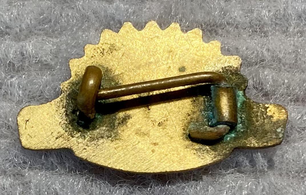 Reverse of miniature Rising Sun badge gold tone metal brooch - 2