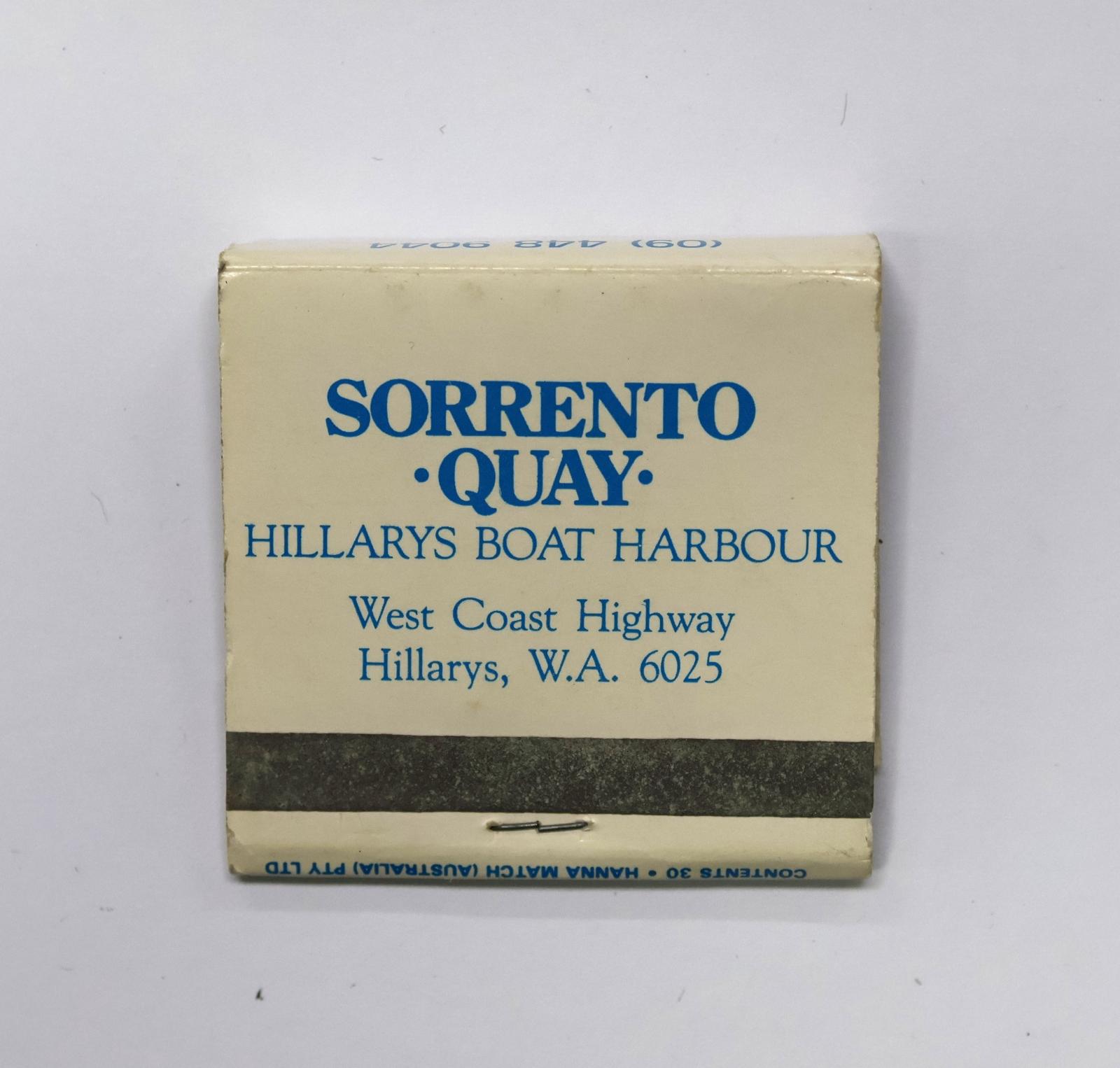 The back of the matchbook has a brown igniting panel. 