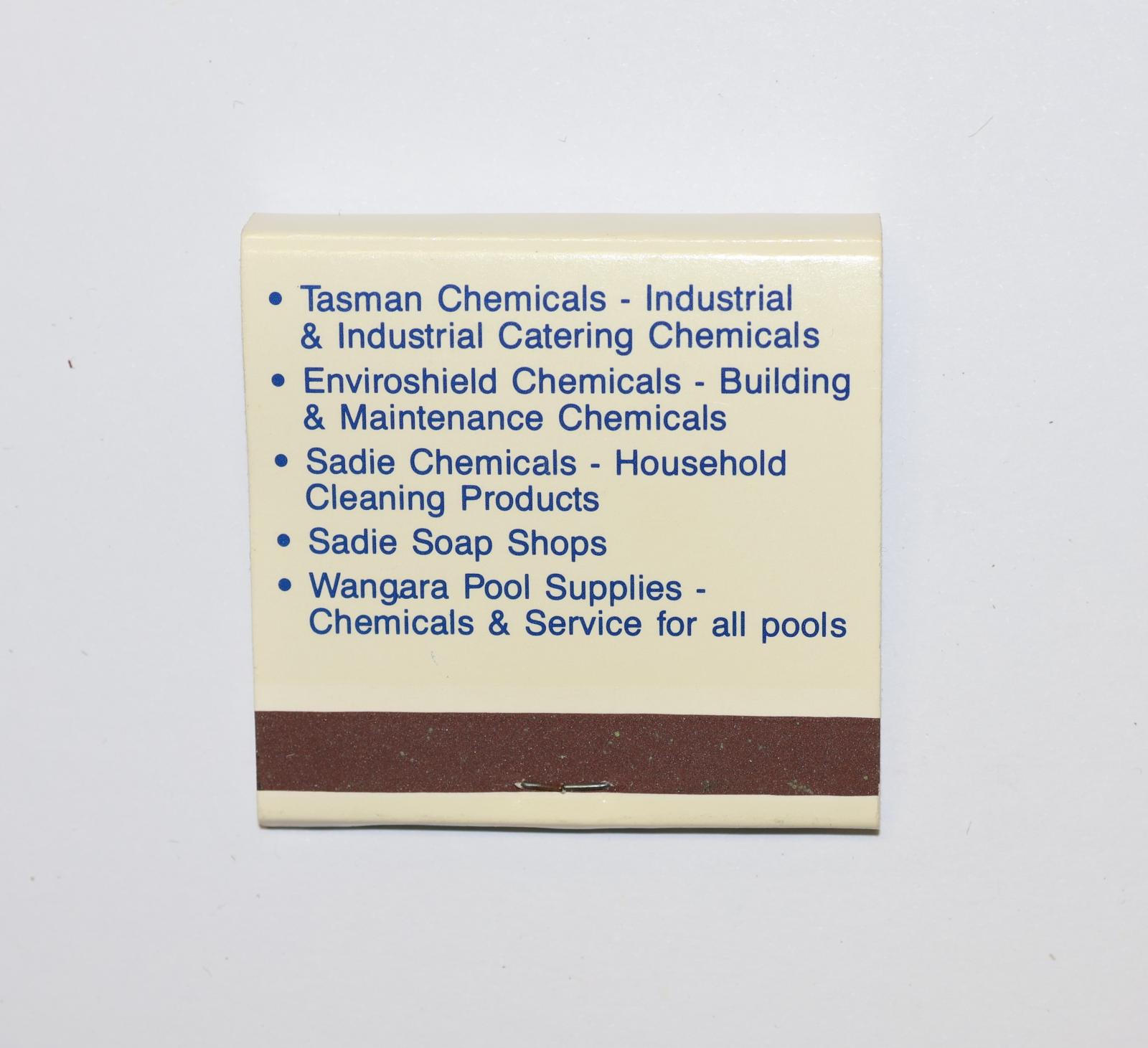 The back of the matchbook has a brown igniting panel.