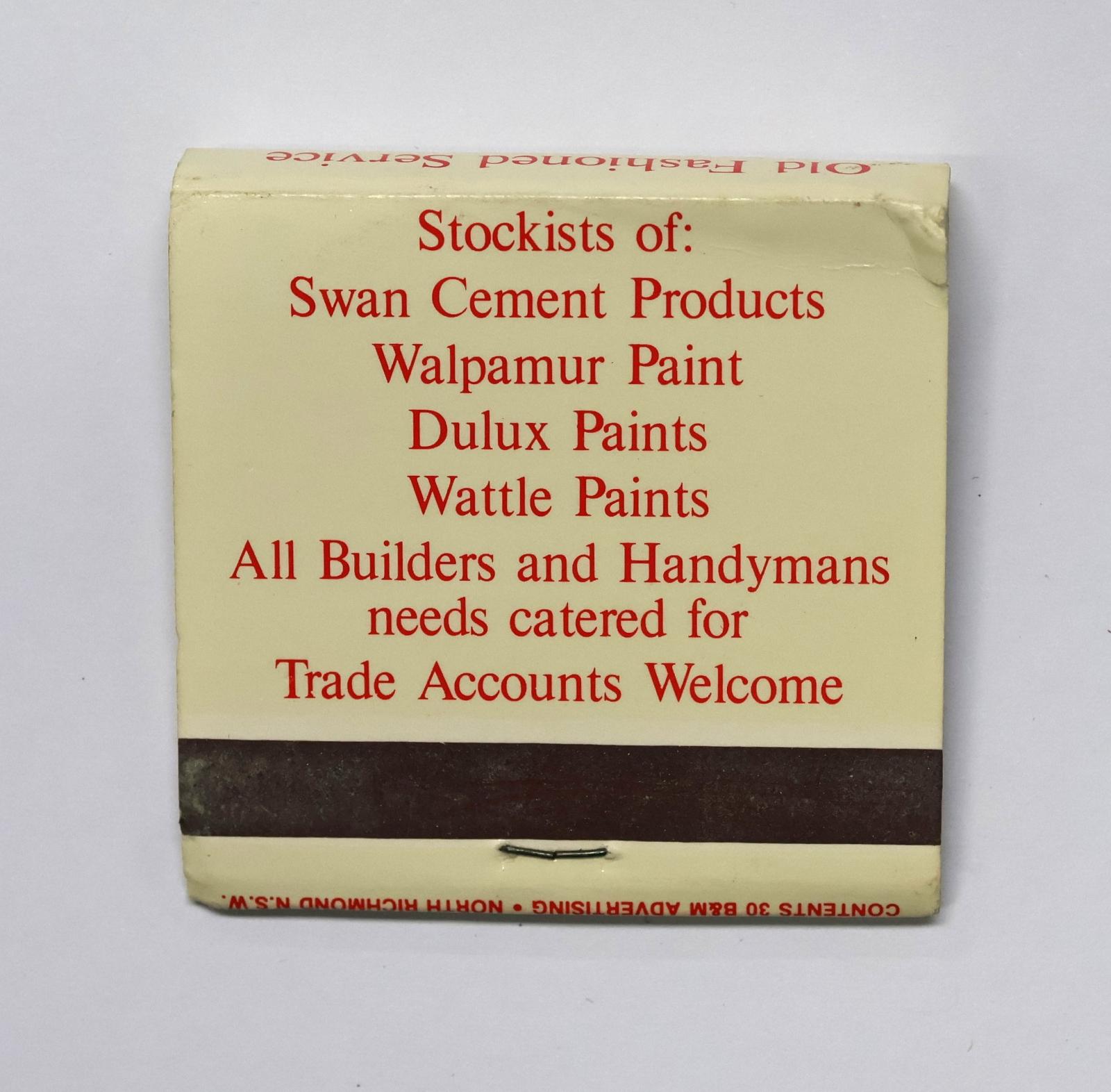 The back of the matchbook has a brown igniting panel. 
