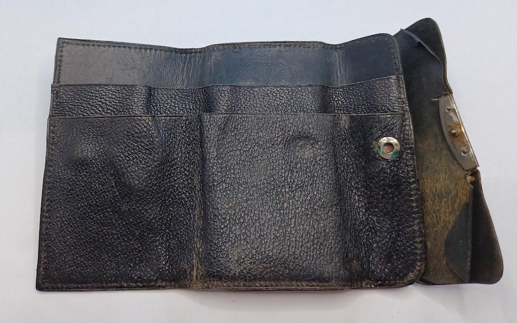 Leather purse (inside)