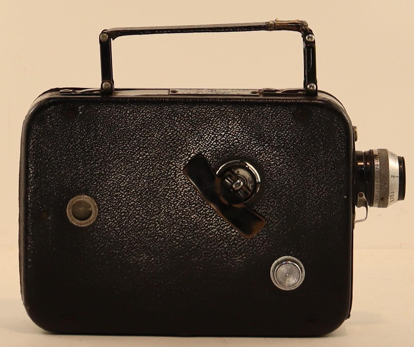 Right view of Cine Kodak Eight Camera