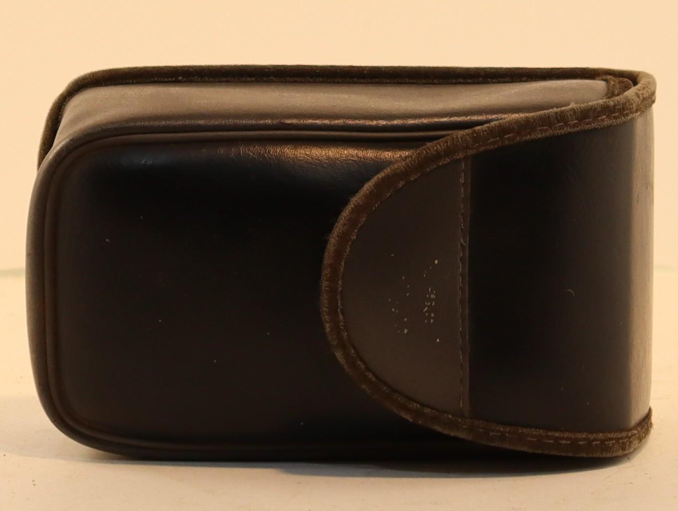 Front view of Kodak 275 Electronic Flash 35mm Case