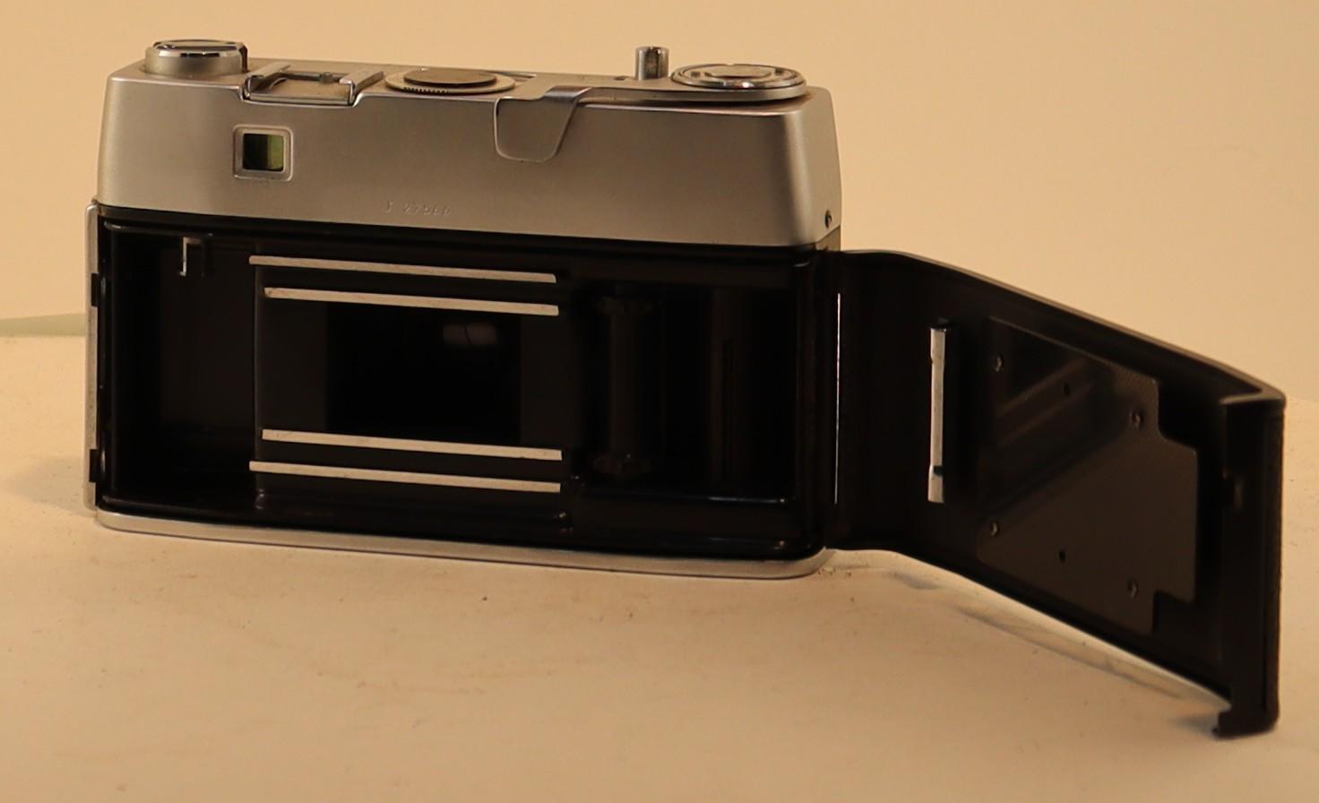 Open back view of Taron JL Camera