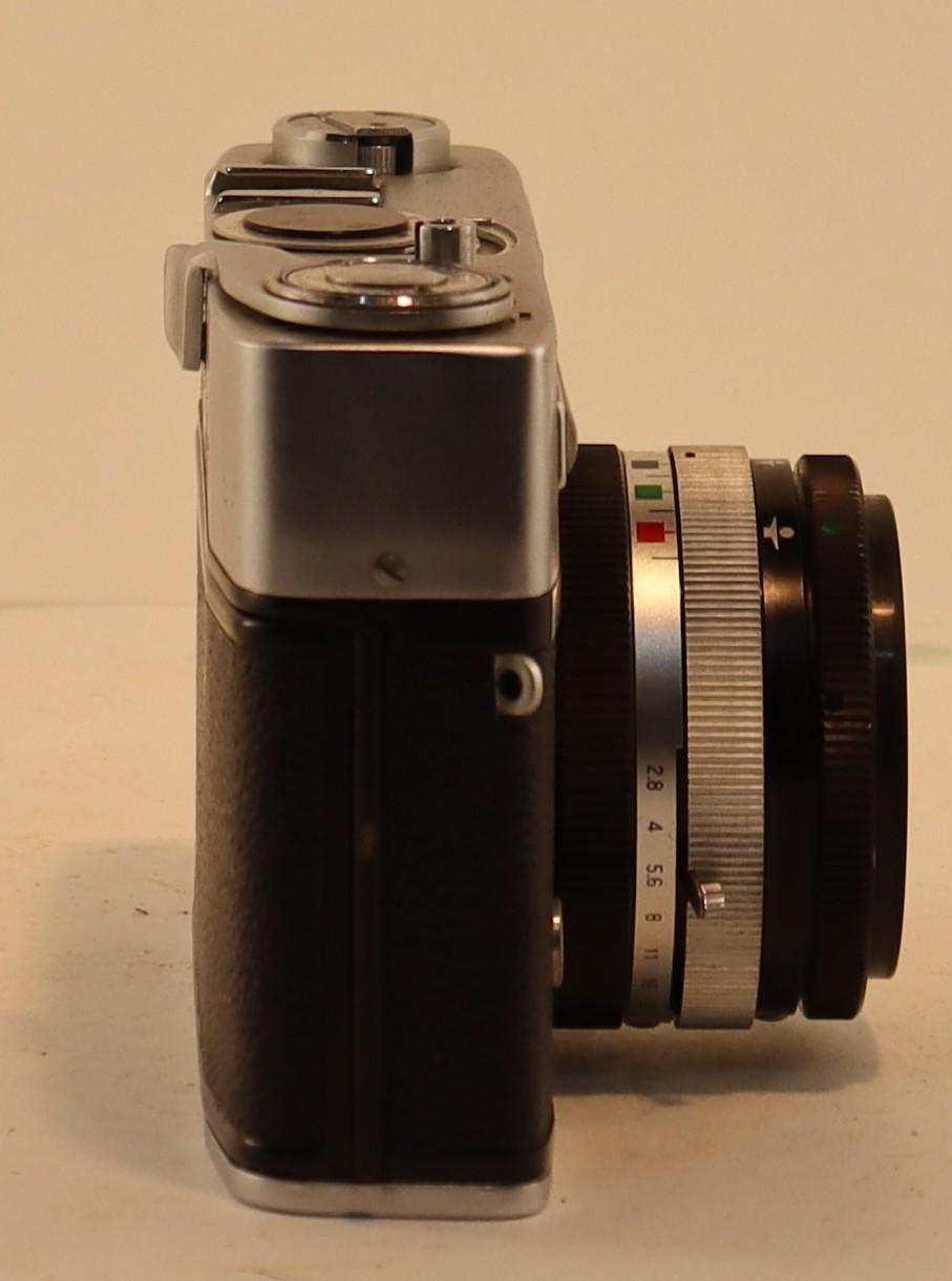 Right view of Taron JL Camera