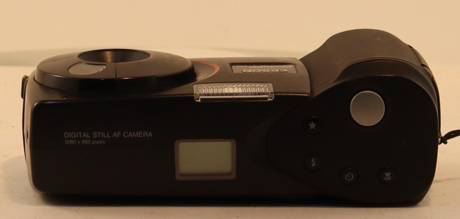 Bottom view of Epson Photo PC 700 Camera