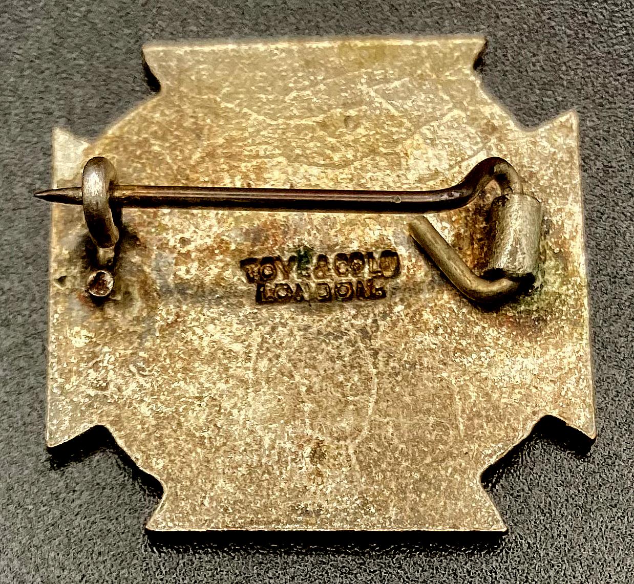 Reverse of Student Nurses Association Royal College of Nursing badge - pin closed