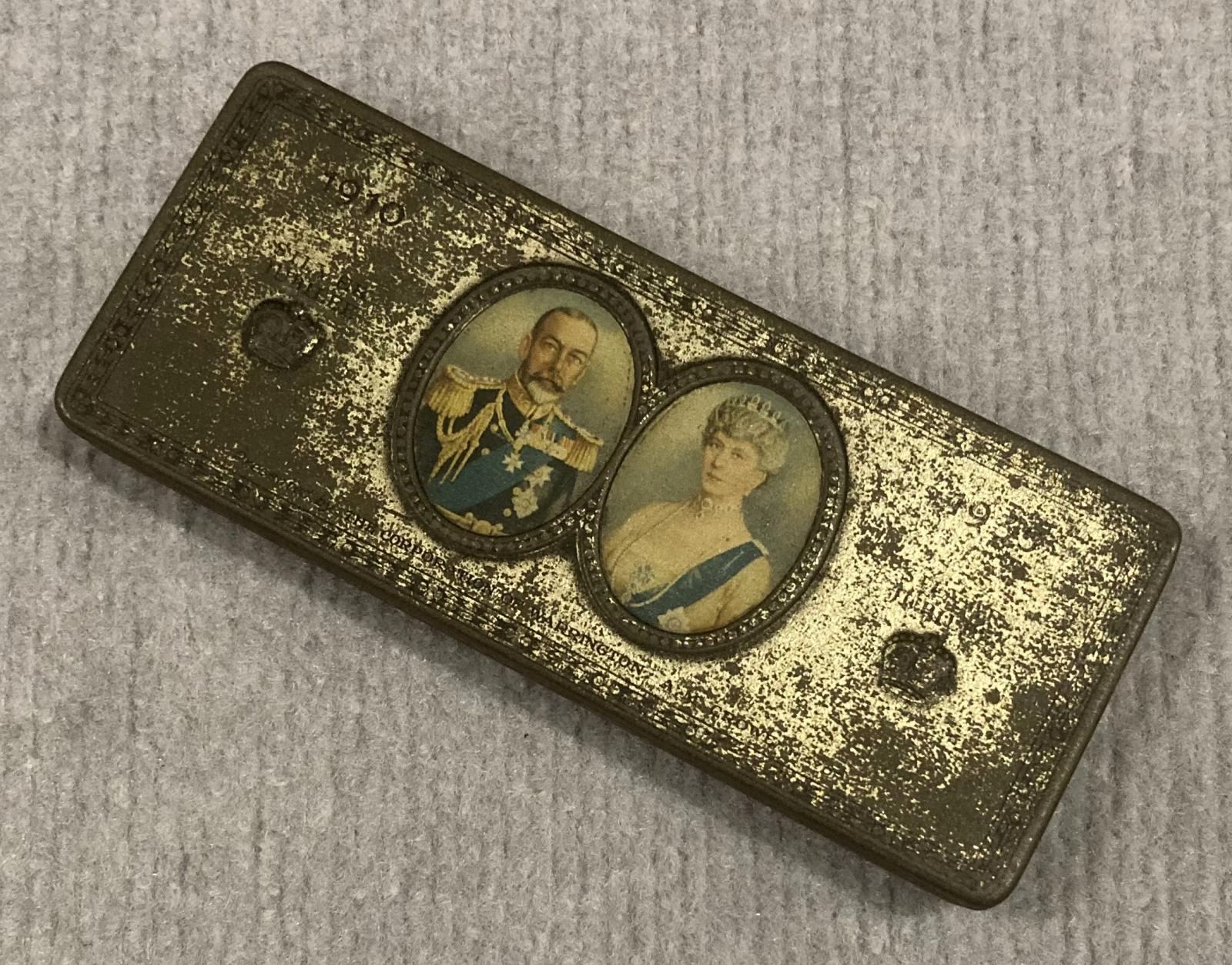Other angled view of commemorative chocolate tin - Silver Jubilee of King George V and Queen Mary (1910–1935)