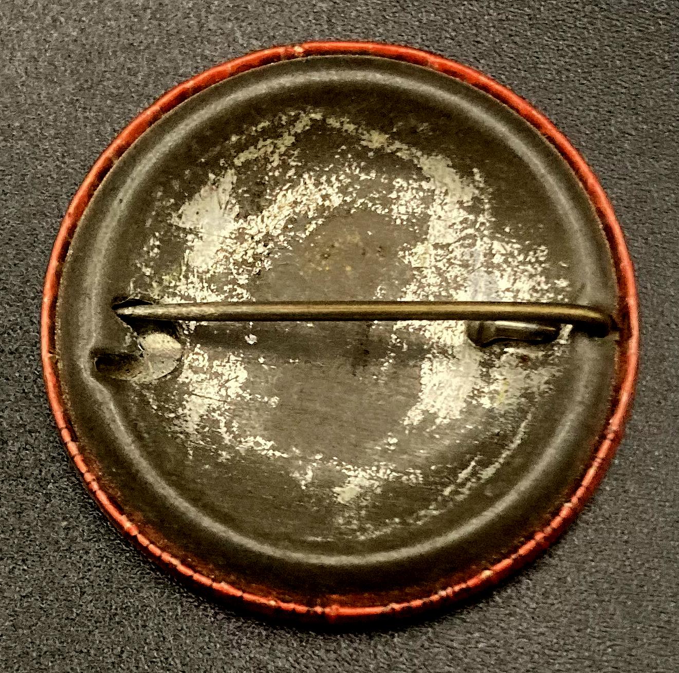 Reverse of Navy Day Adelaide fundraising button - October 1917