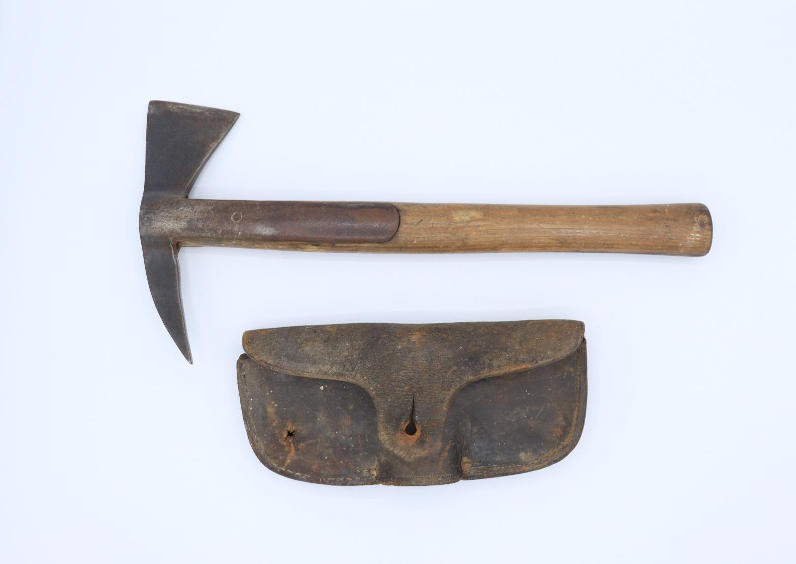 Rectangle leather pouch with a single head hand axe 