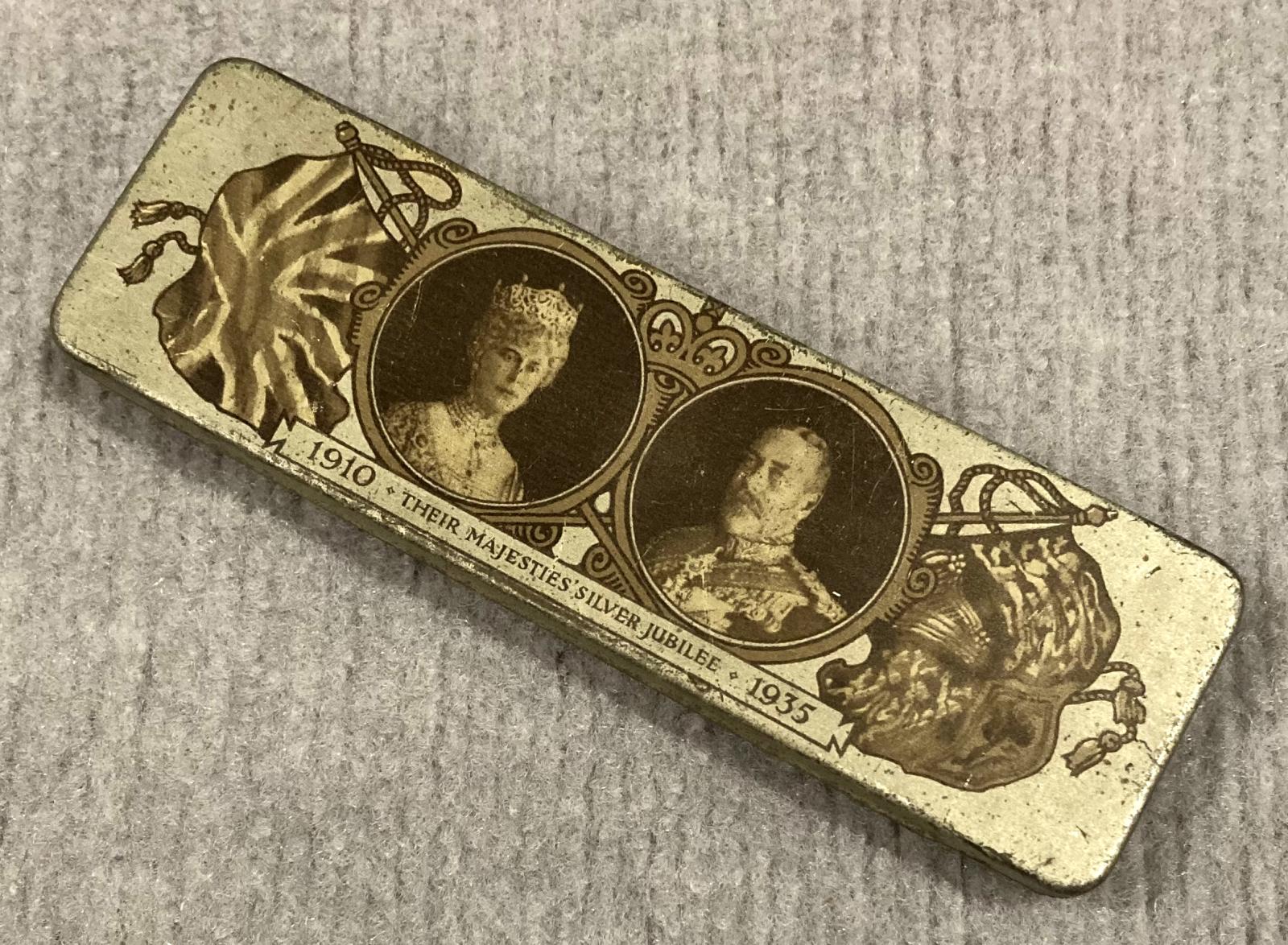 Other angled view of commemorative confectionary tin - Silver Jubilee of King George V and Queen Mary (1910–1935)