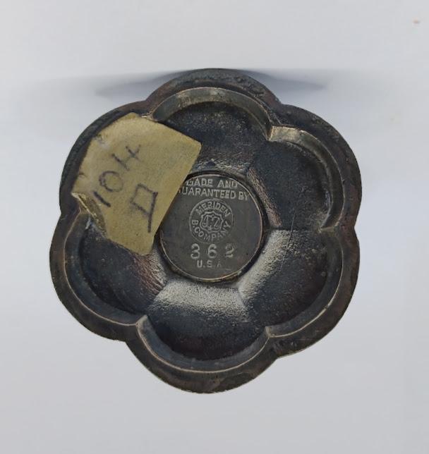markings on napkin holder