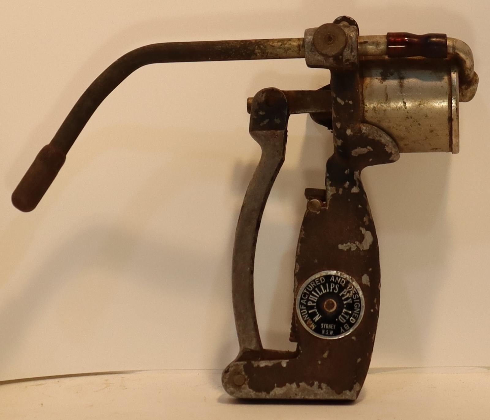 Left side view of Drenching Gun