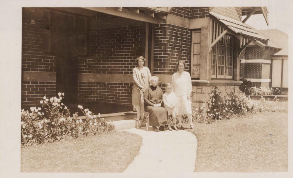 Roberts Family Group, c. 1925 Roberts Family Group, c. 1925