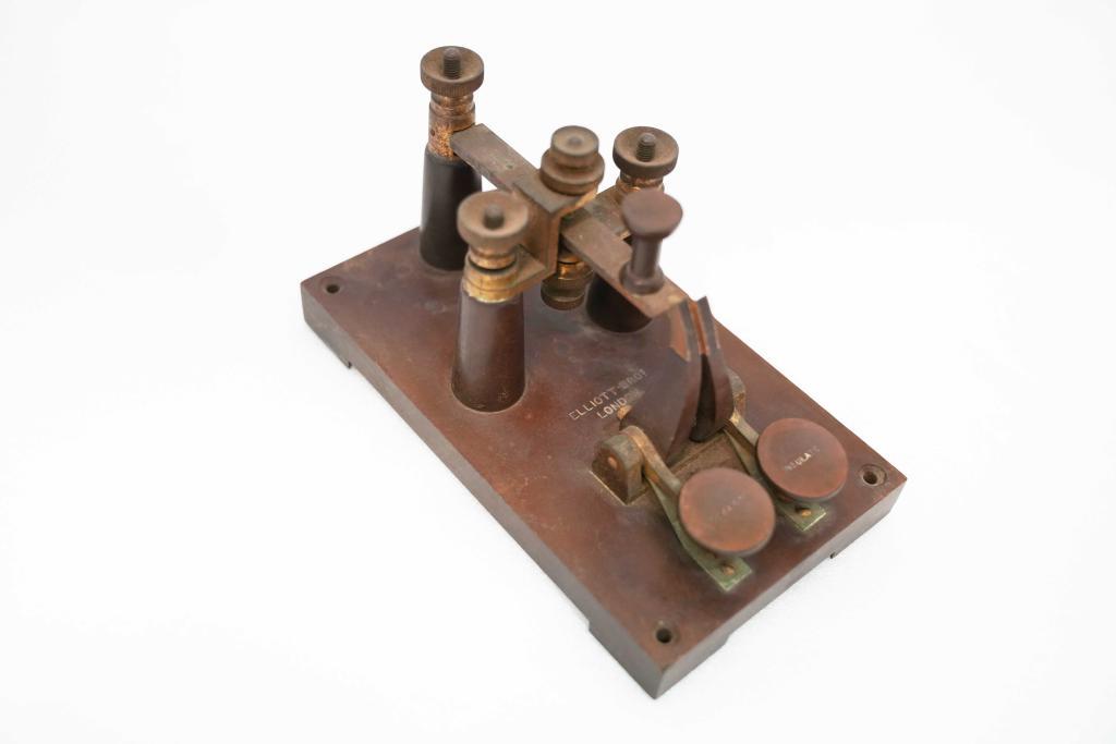 MORSE CODE READER 'ELLIOT BROTHERS' | Collections WA