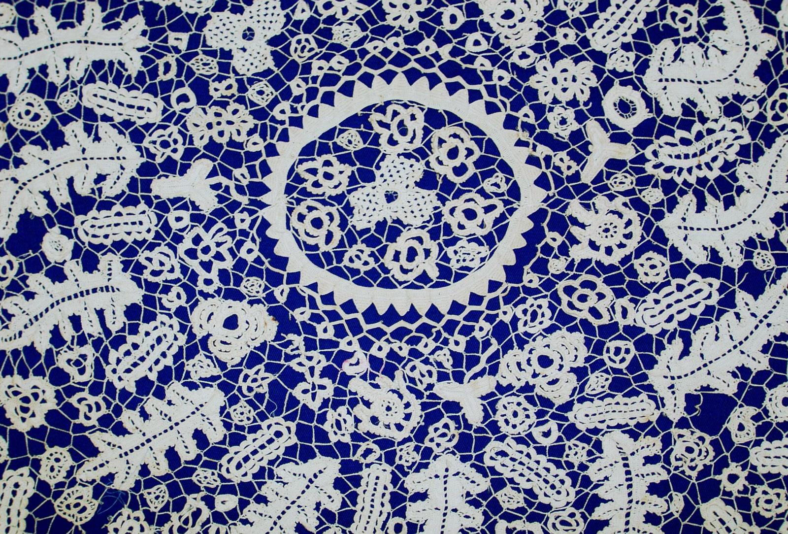 Irish crochet tray cloth detail