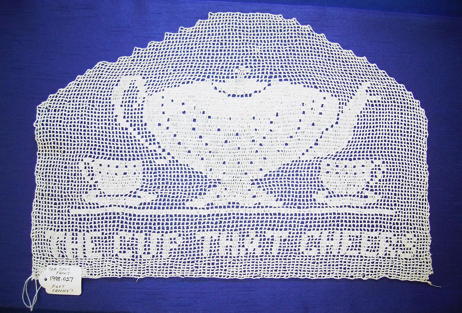 Filet crochet tea cosy