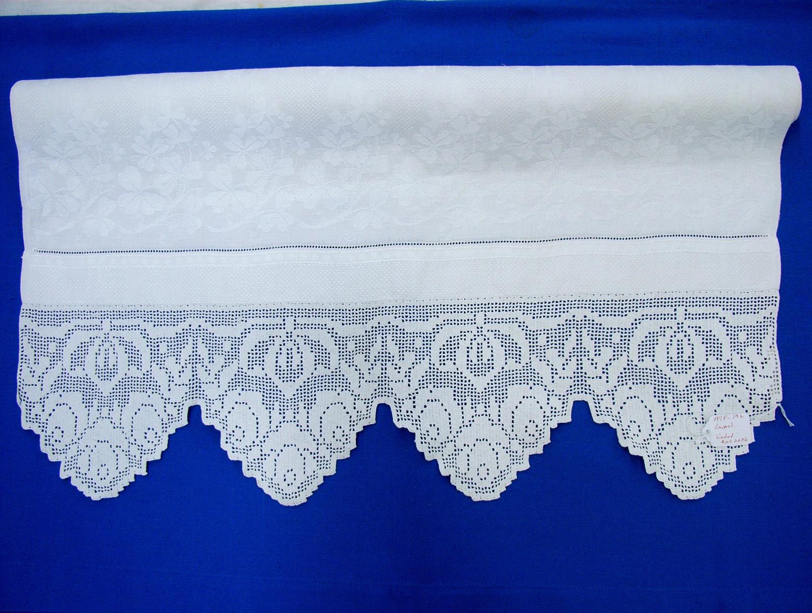 Towel with crocheted edge