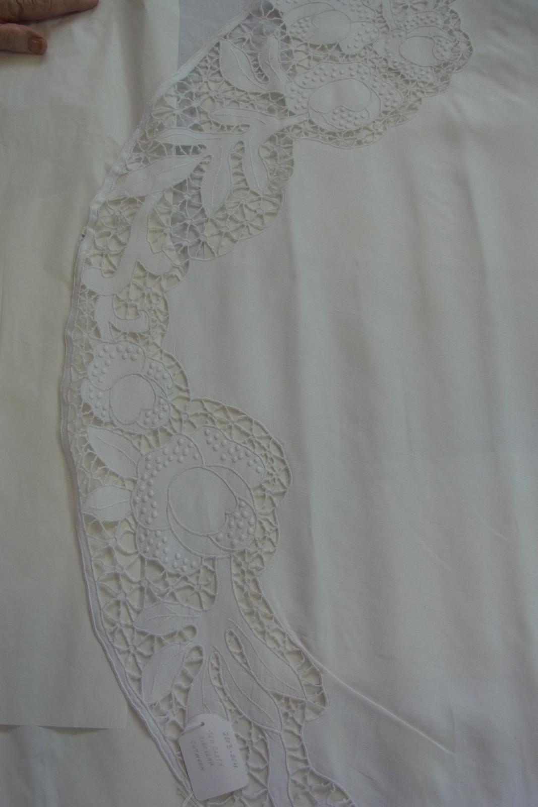 Cutwork teacloth