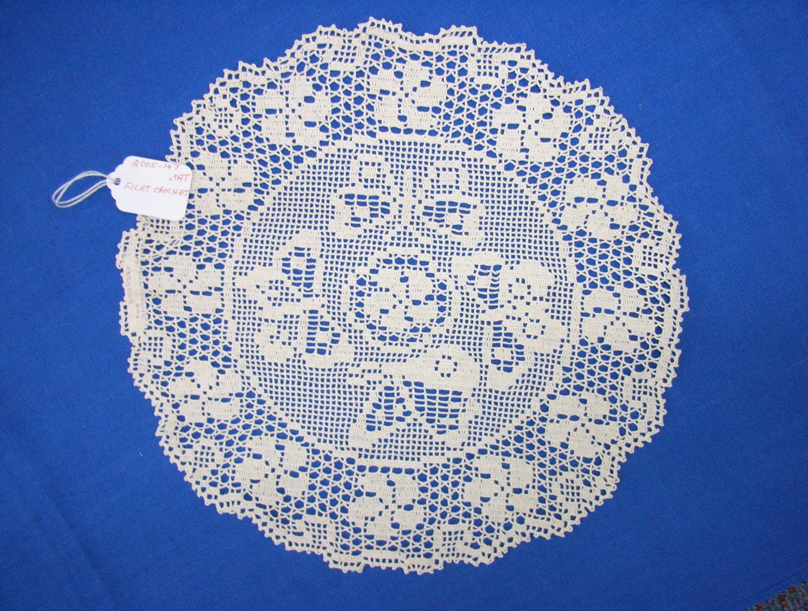 Filet crochet mat