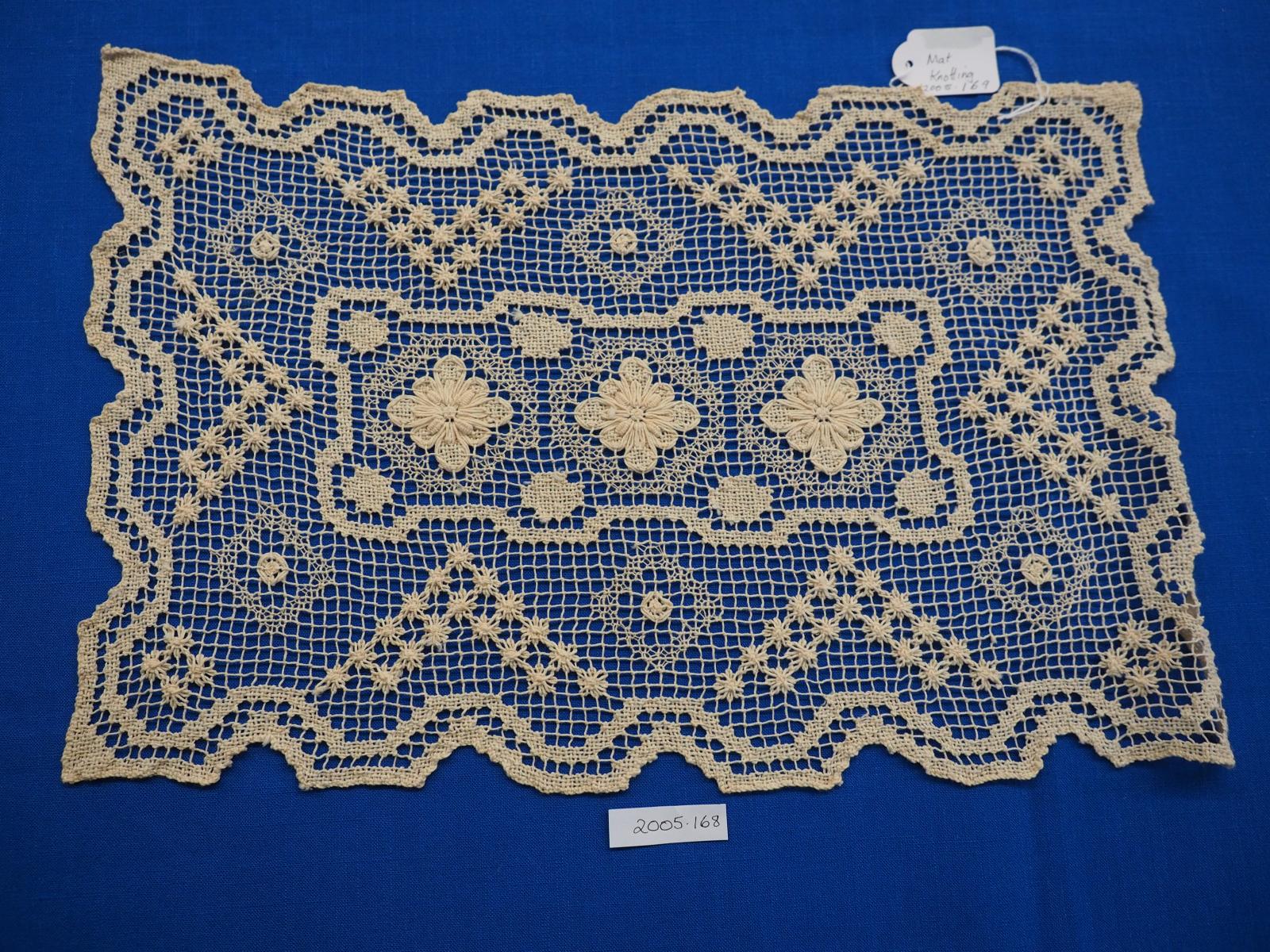 Knotted mat