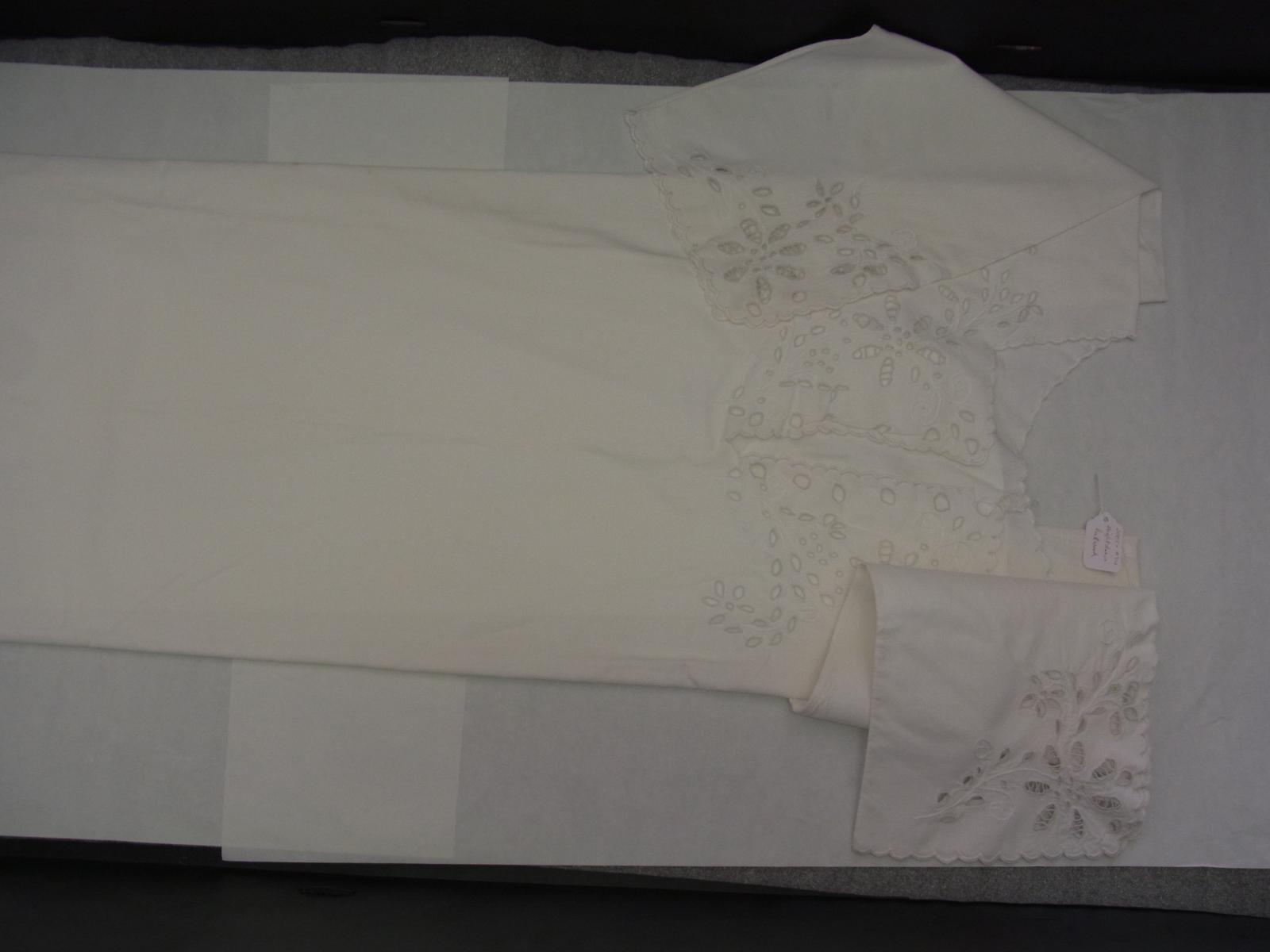 Cutwork night dress