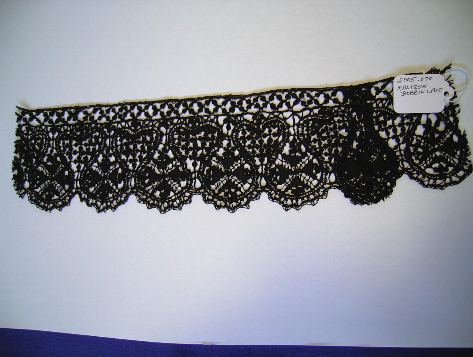 Maltese lace edgng