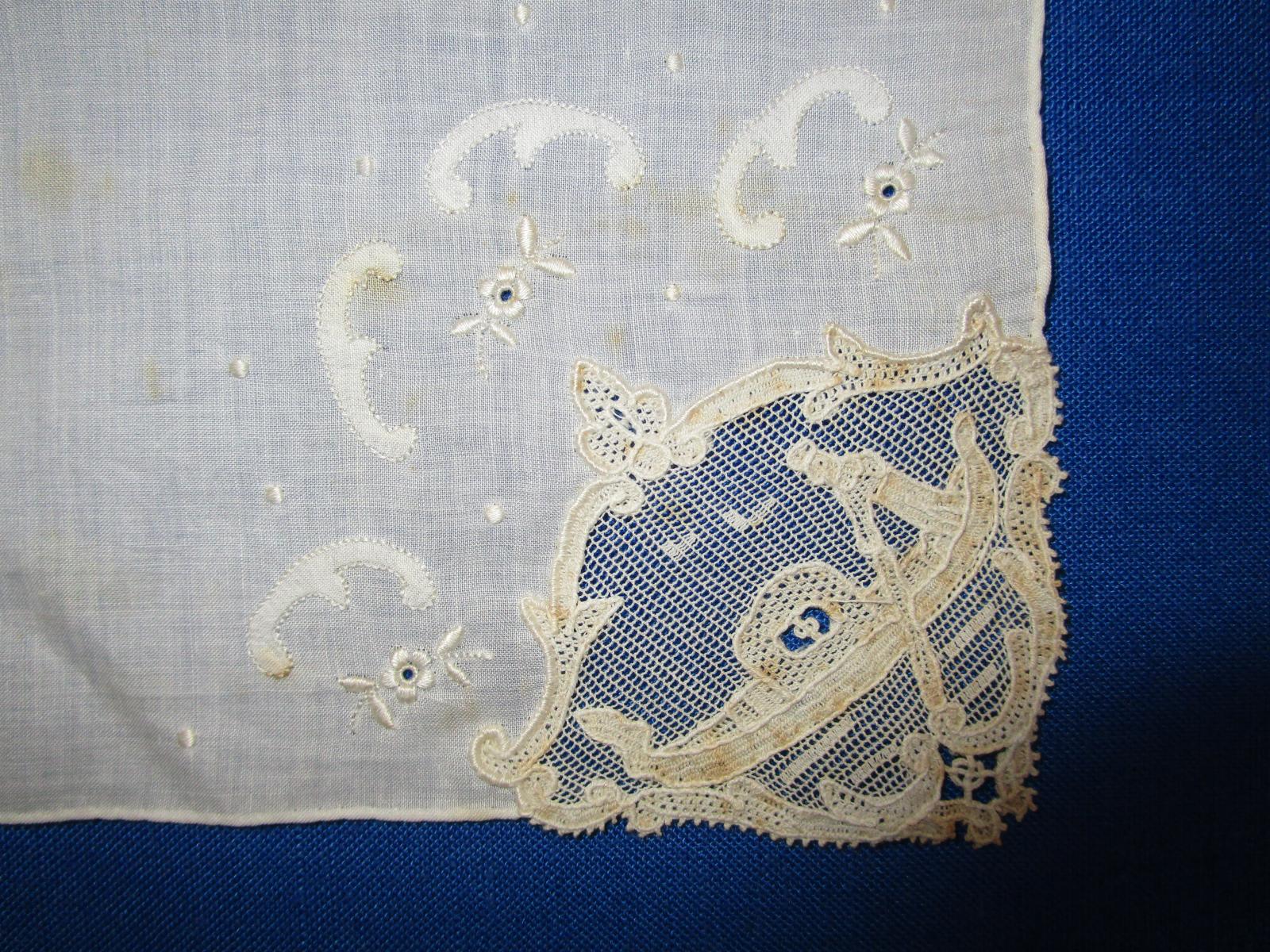 Handkerchief with Burano needlelace corner