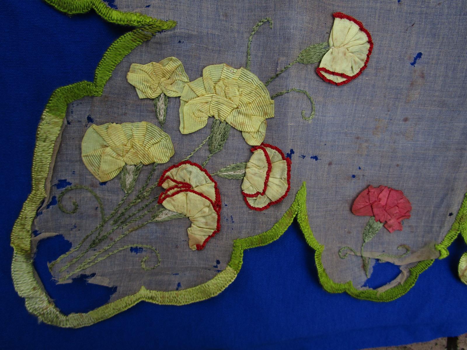 Ribbon work mat detail 1
