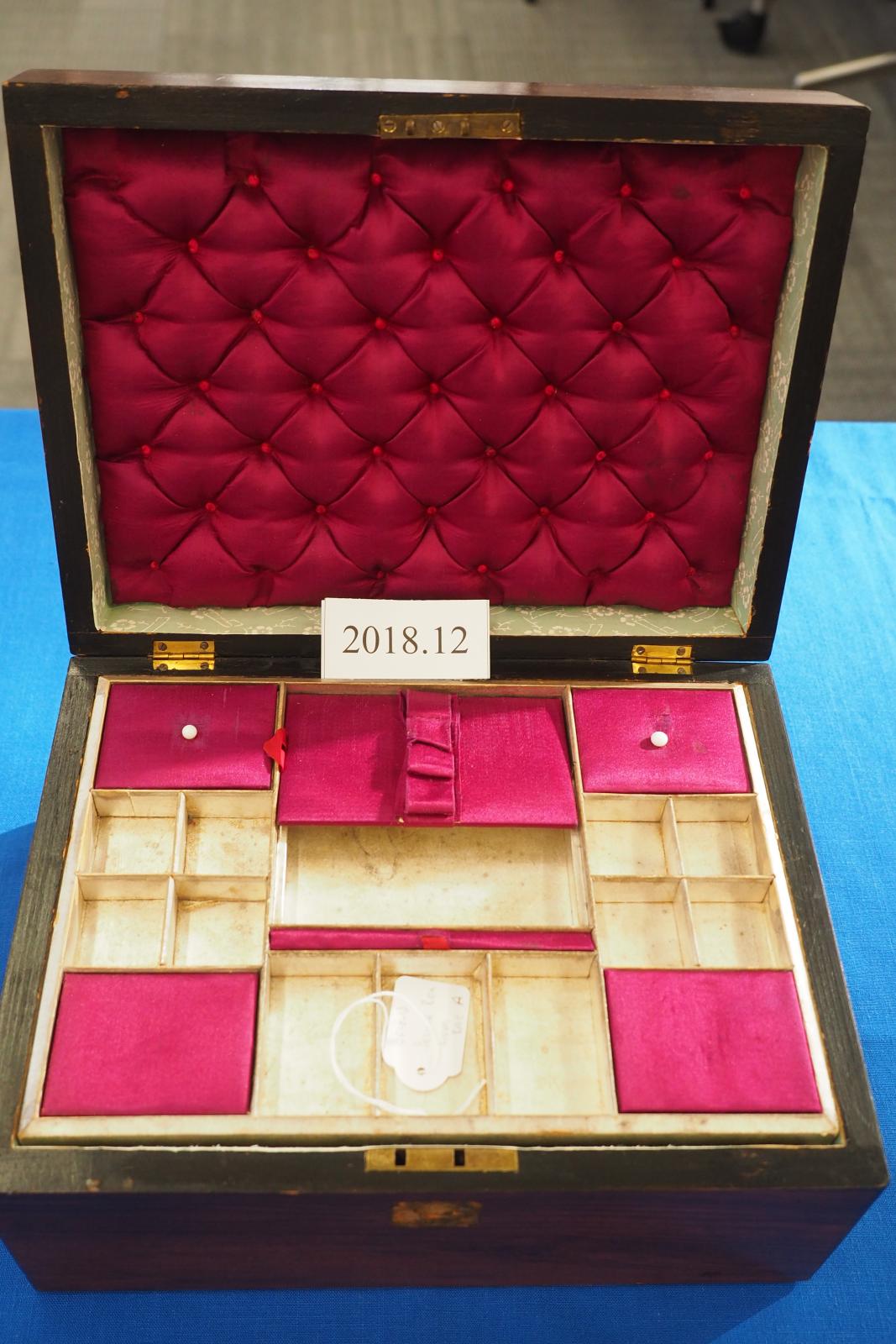 2018.12  Sewing box interior