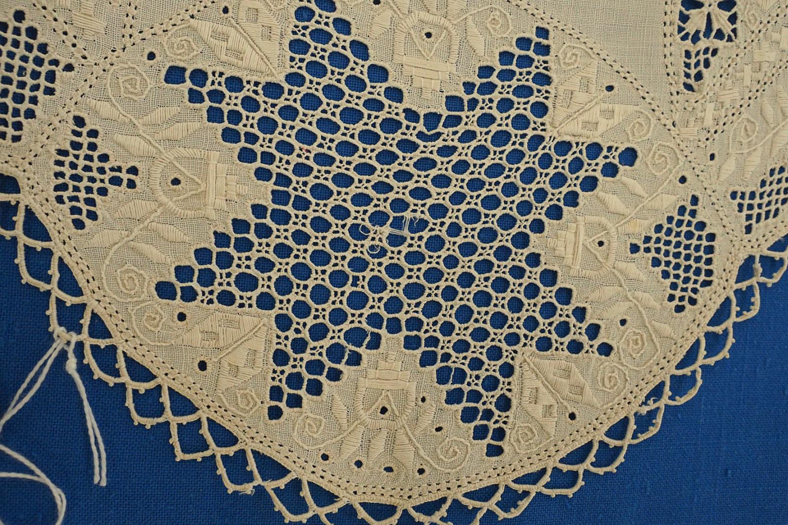 Lefkarita mat detail