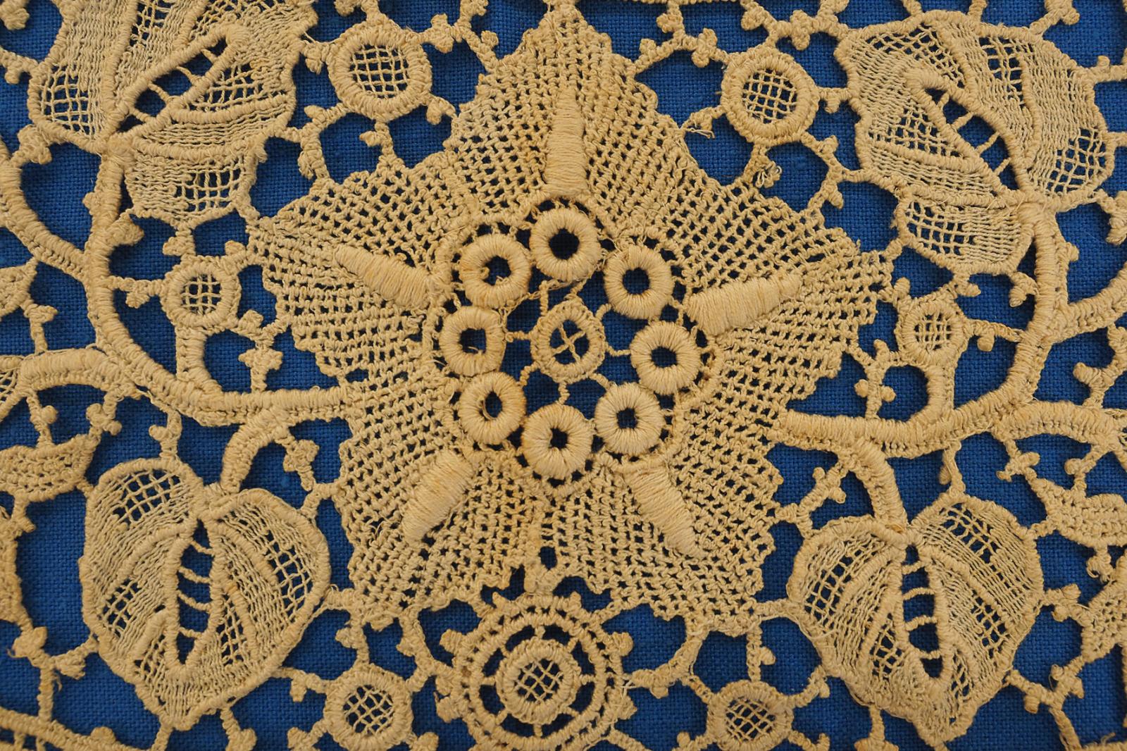 Machine irish crochet detail