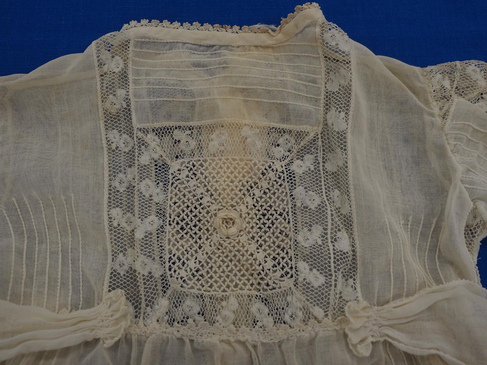 2019.73 Christening gown detail