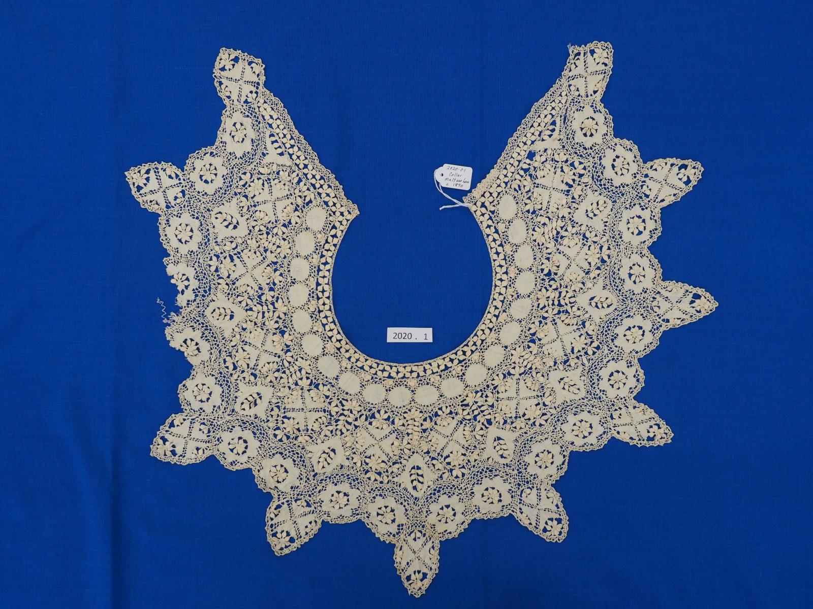 Maltese lace collar