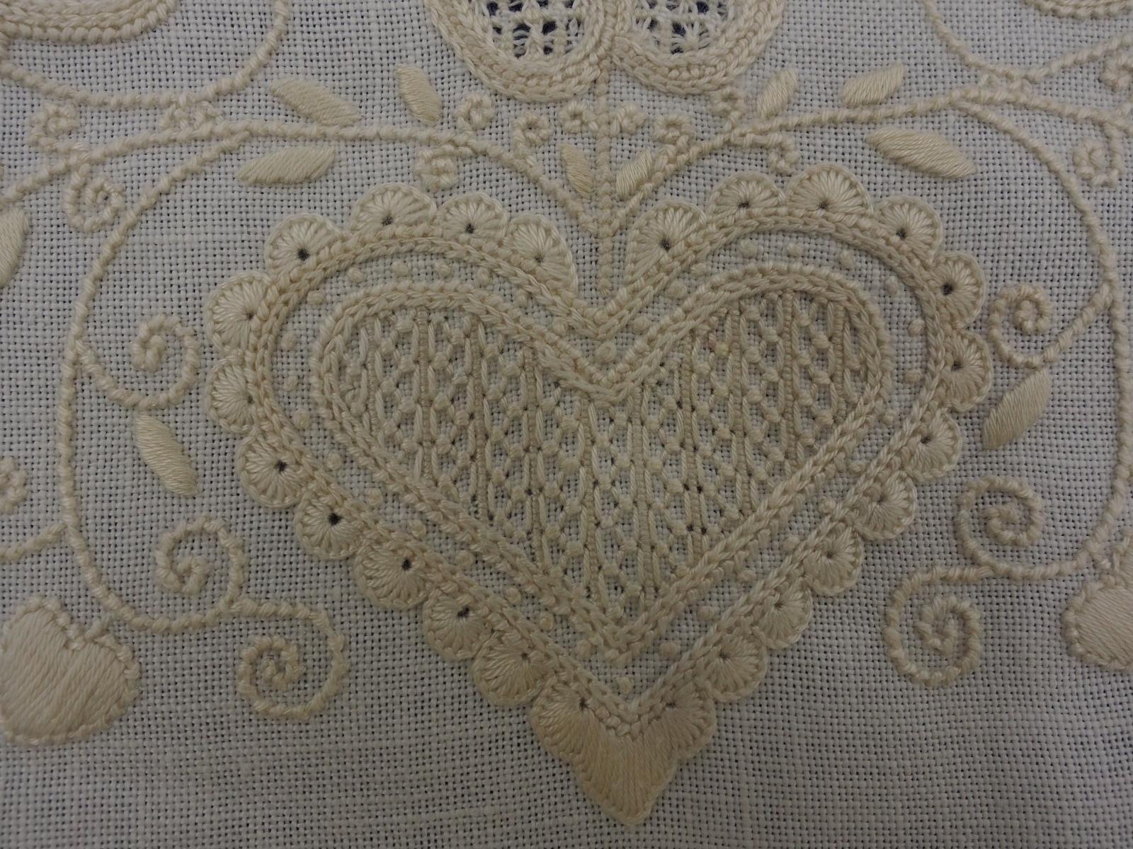 Tray cloth detail 1