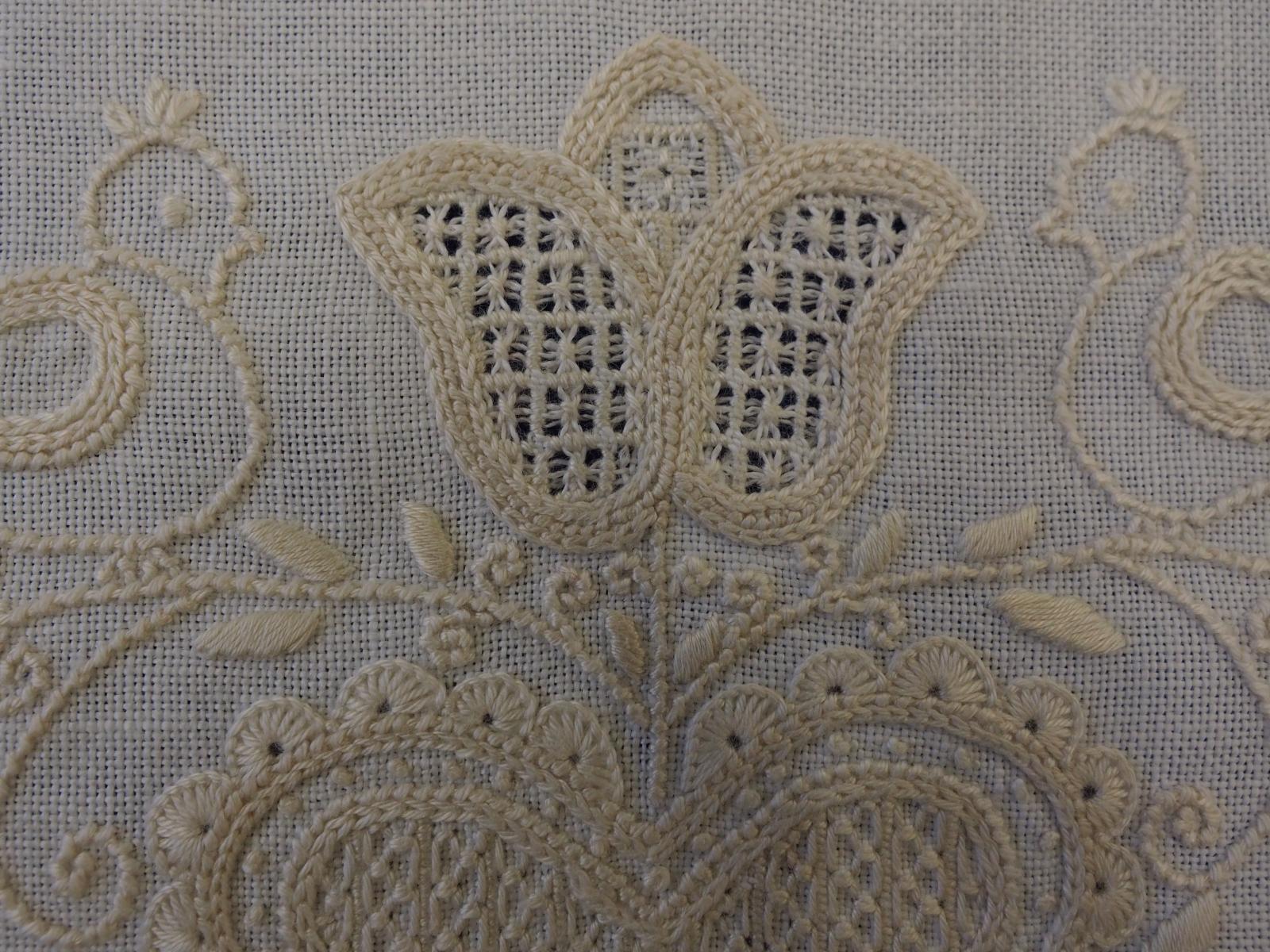 Tray cloth detail 3