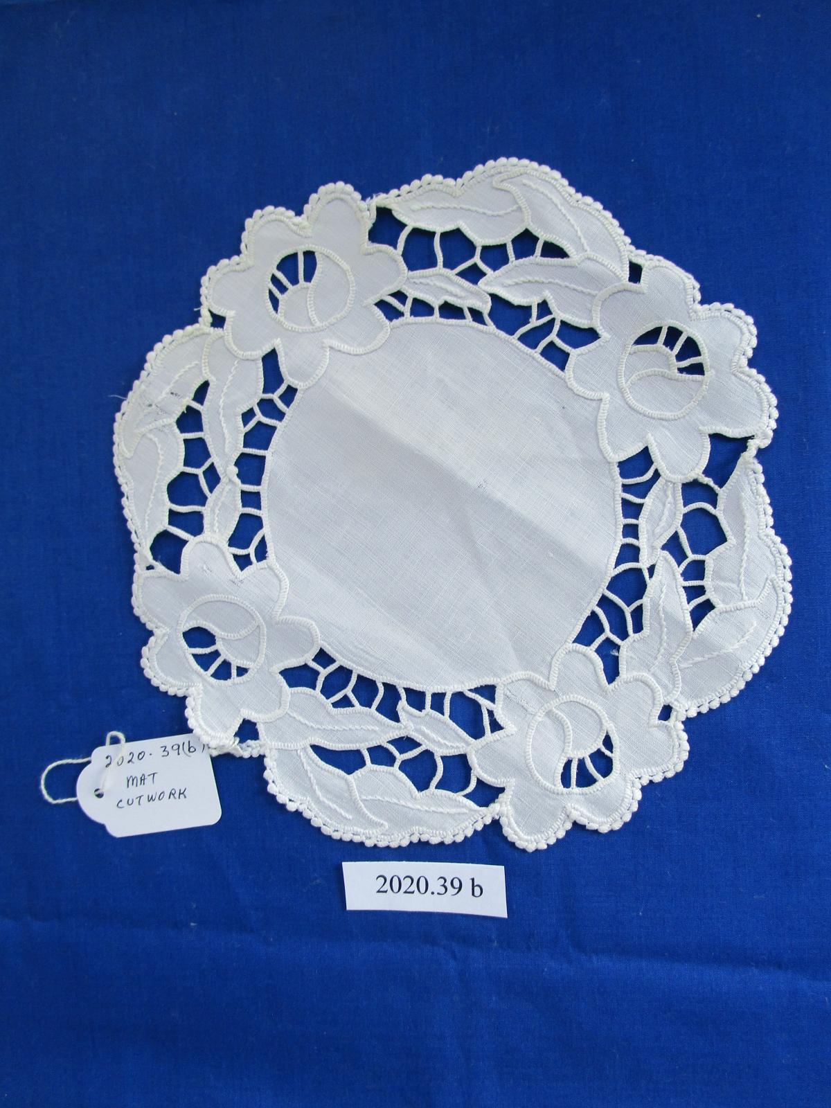 Cutwork mat (b)