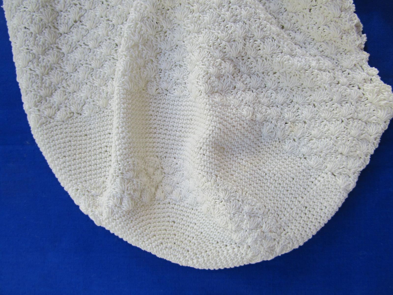 Crochet bonnet back detail