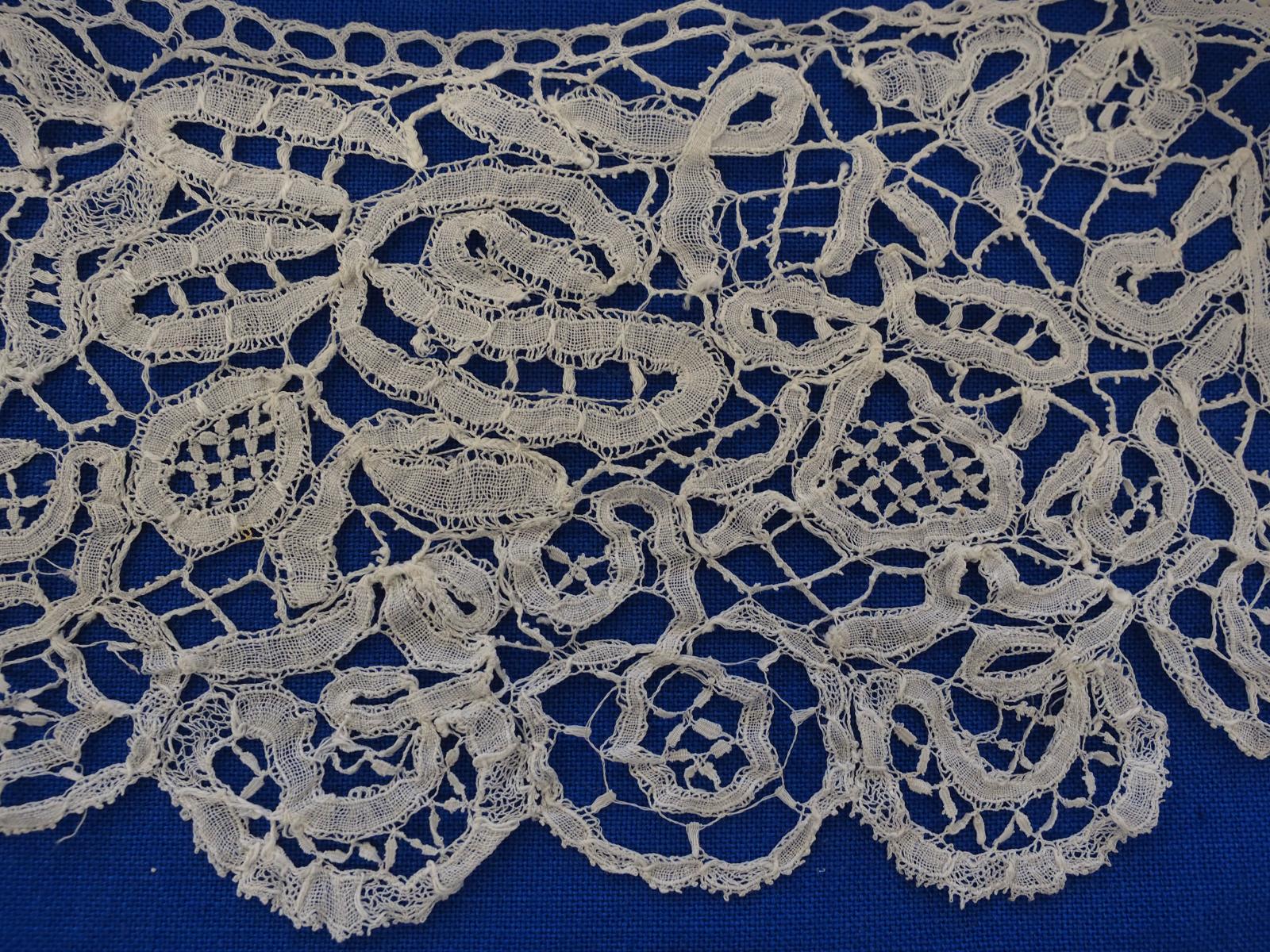 Honiton cuff detail