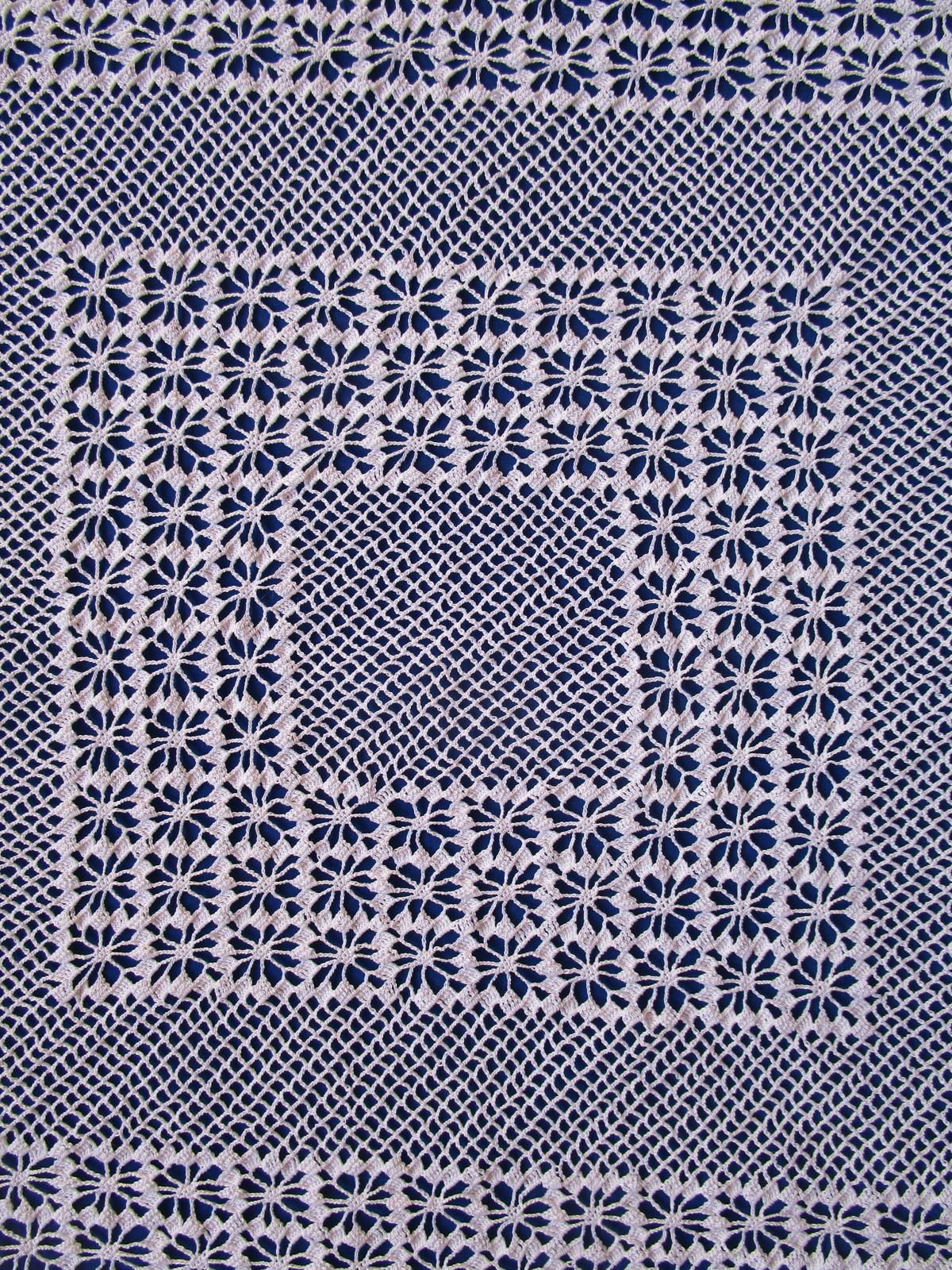 Crochet tray cloth centre