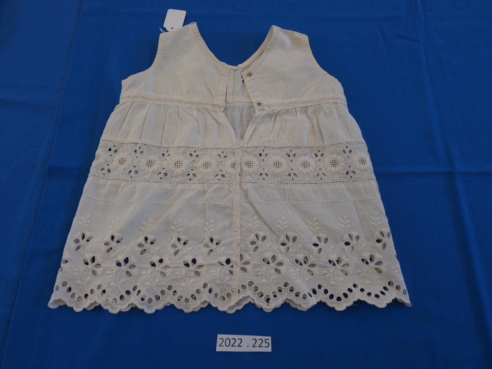 Broderie Anglaise dress back