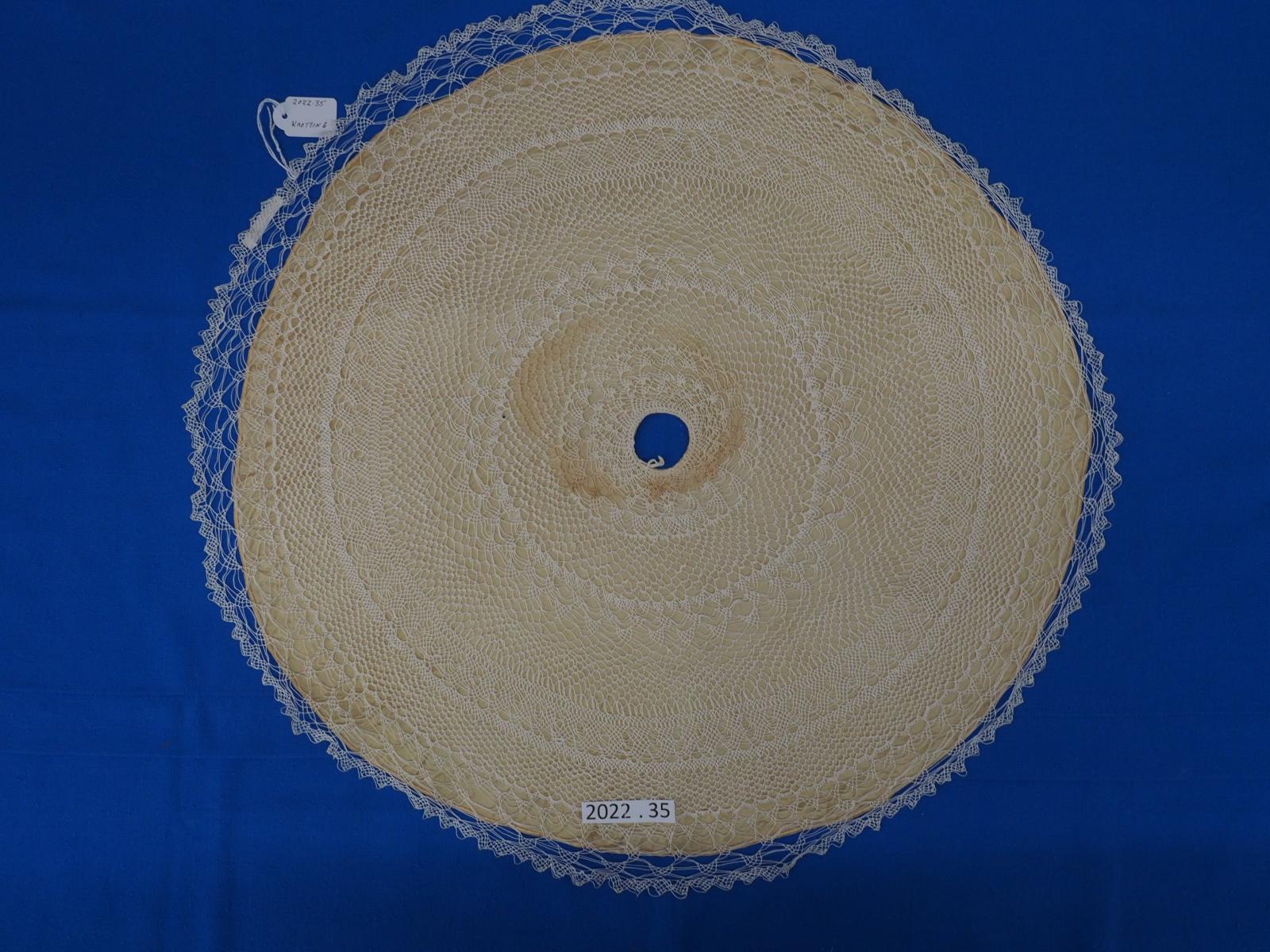 Knotted mat