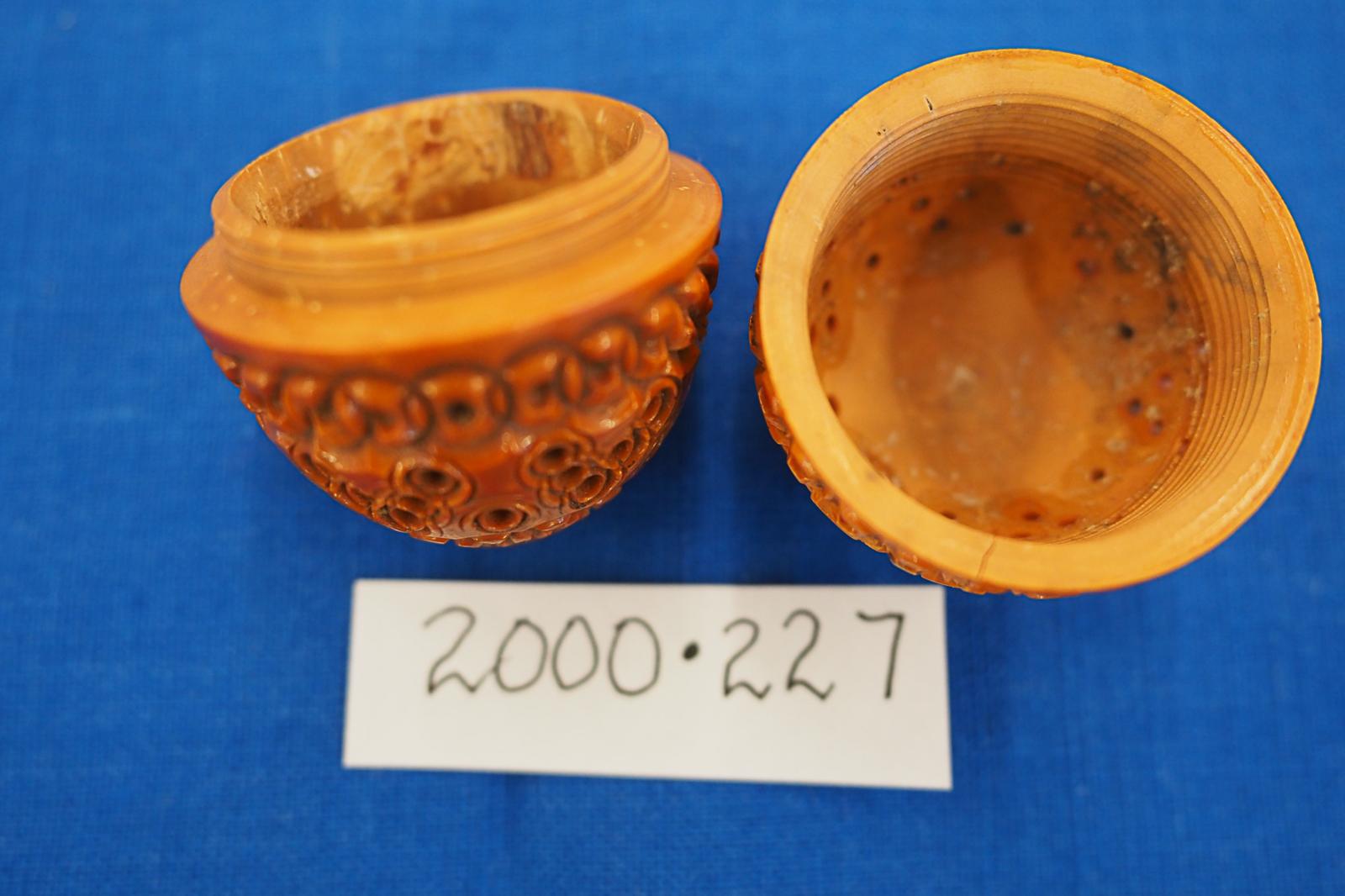 Wax holder