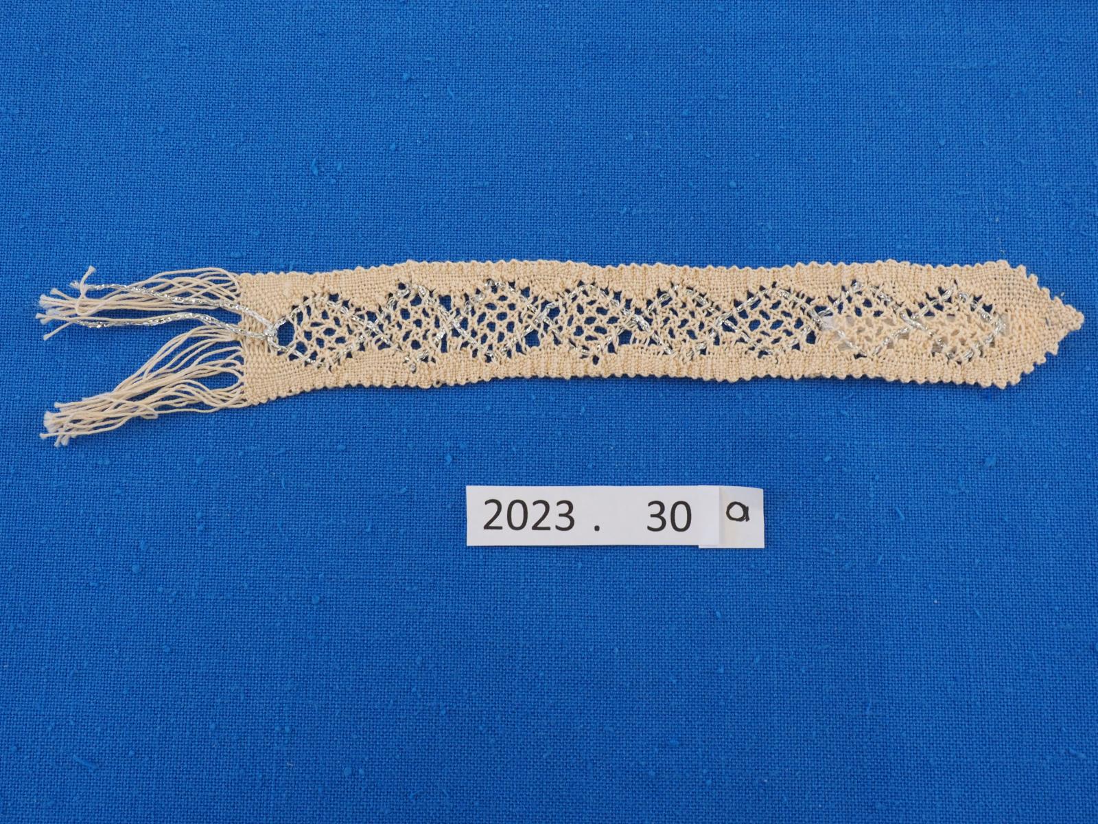Torchon lace bookmark