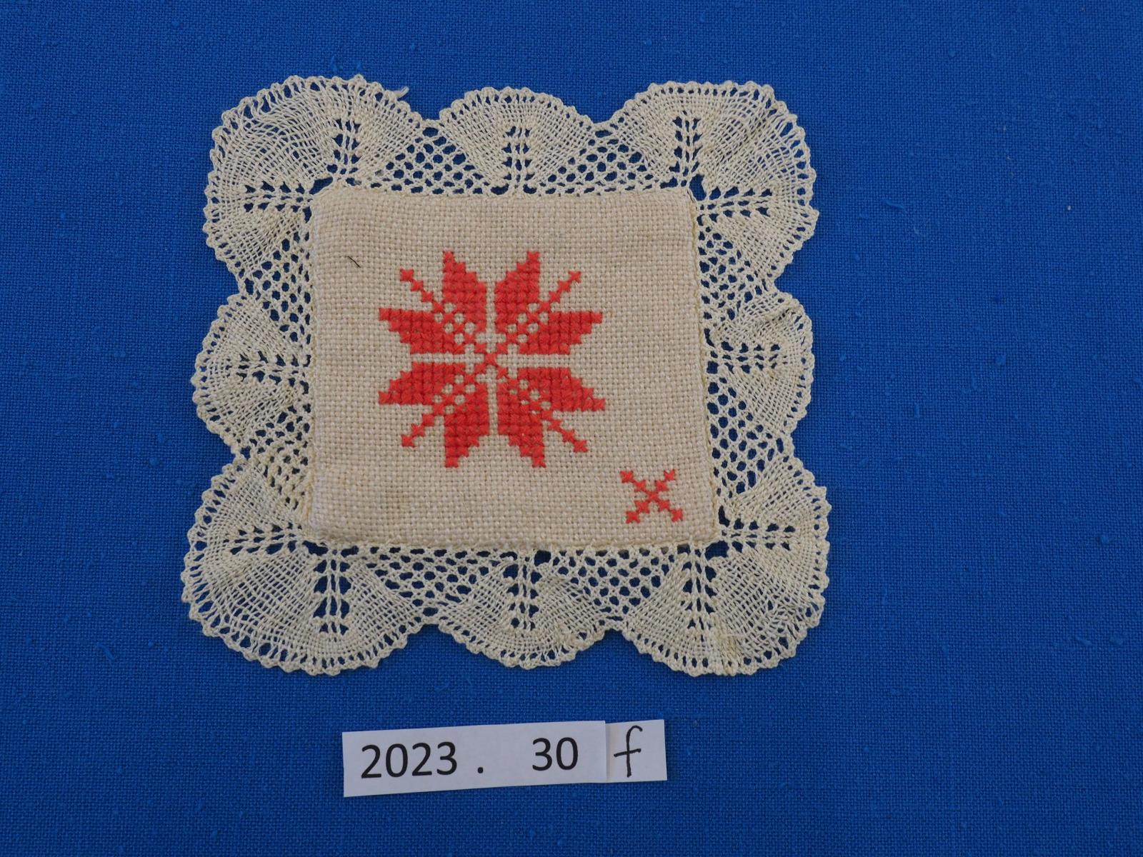 Torchon lace sample mat