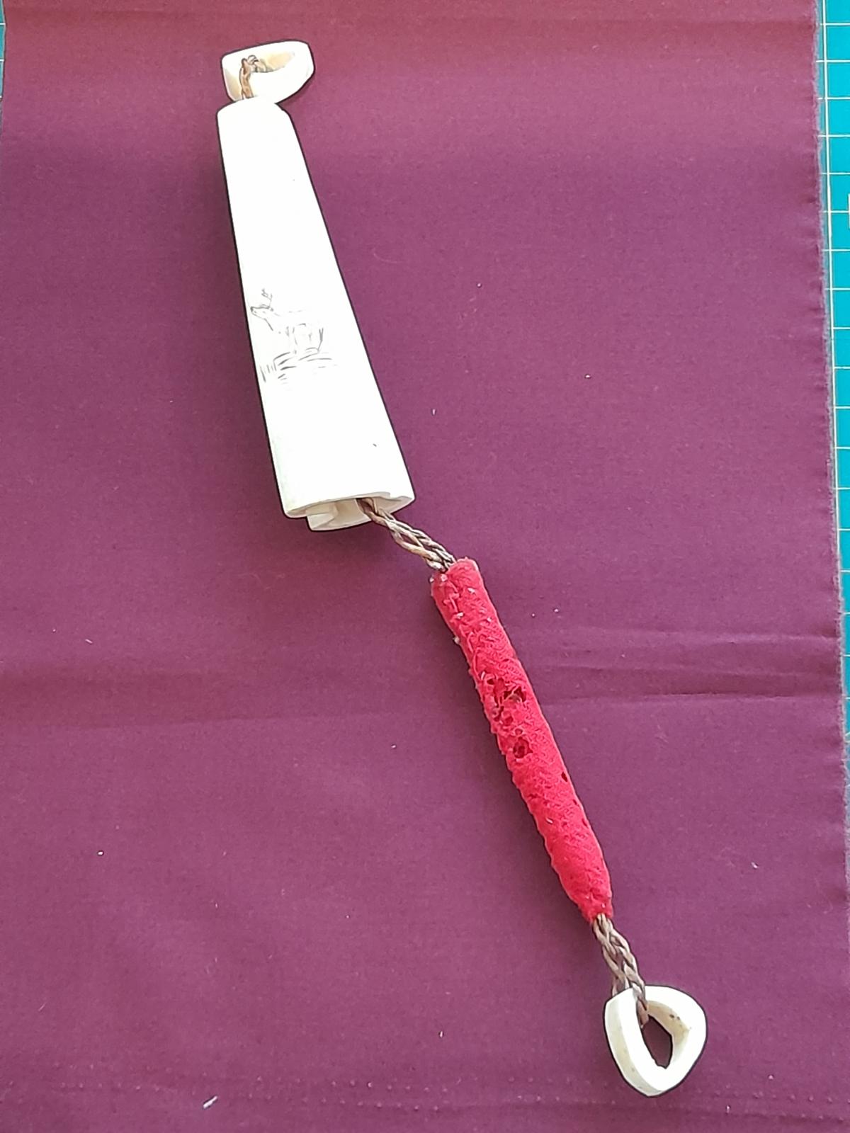 Reindeer bone etui