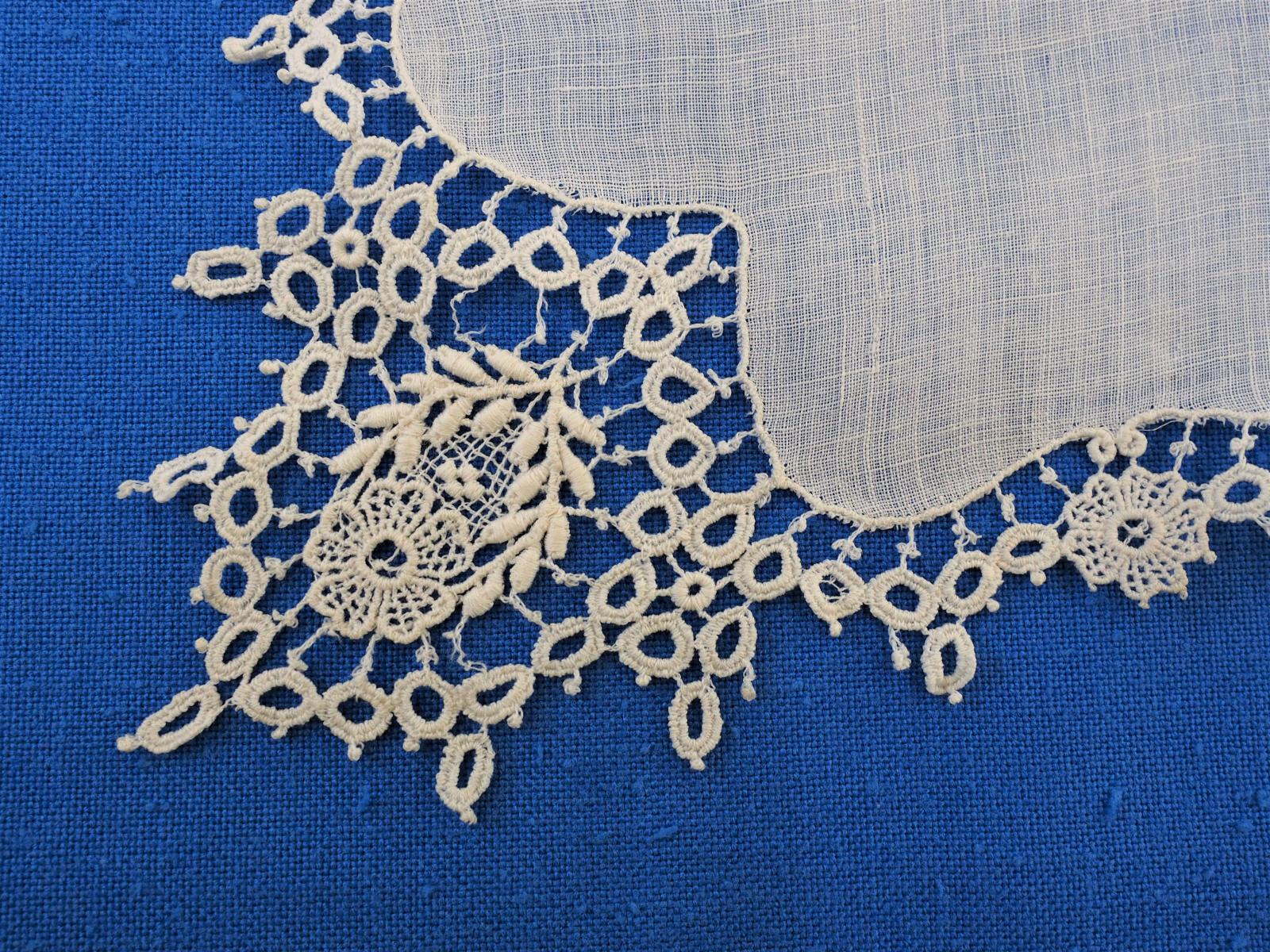 Machine tatted lace handkerchief detail